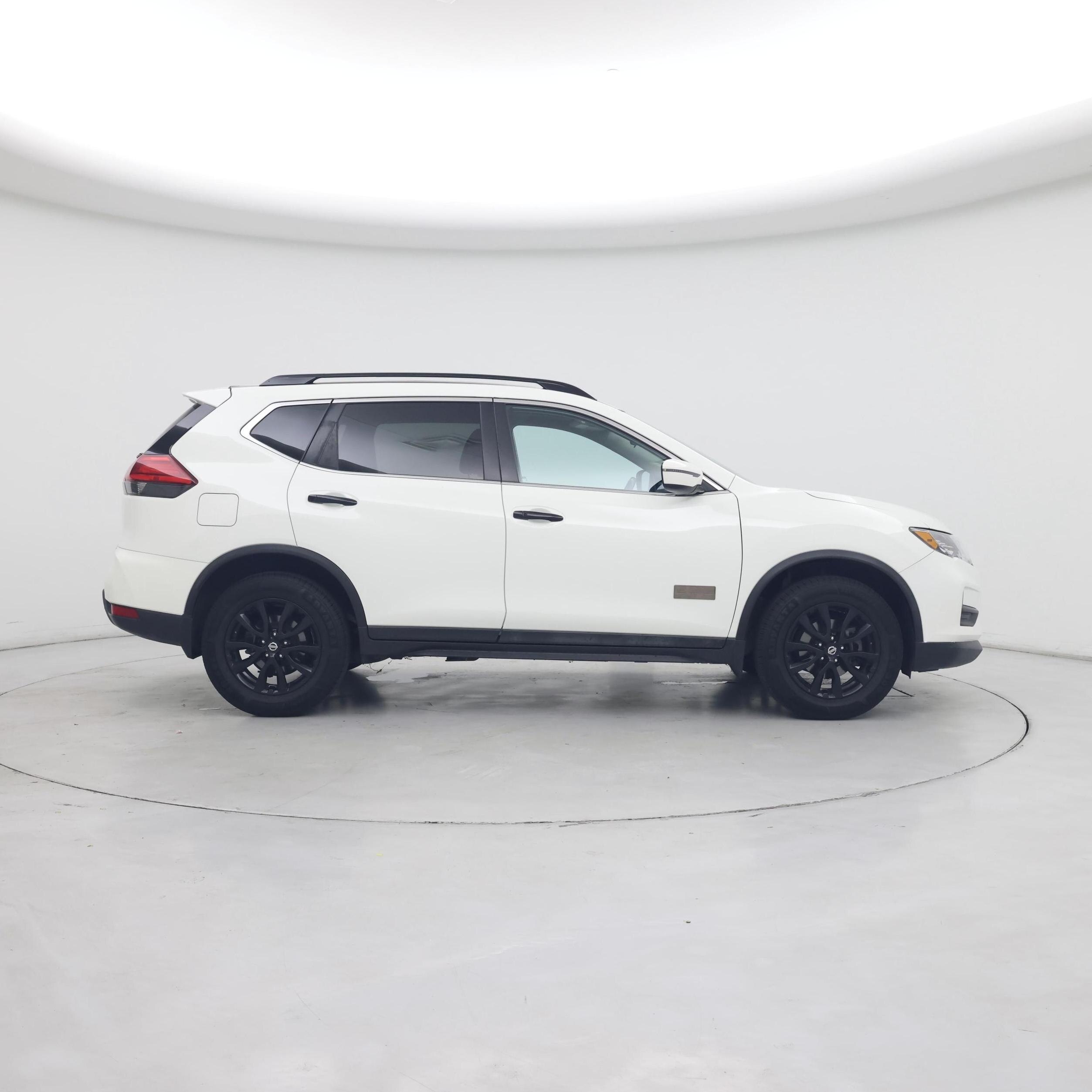 Thumbnail: 2017 Nissan Rogue - 7