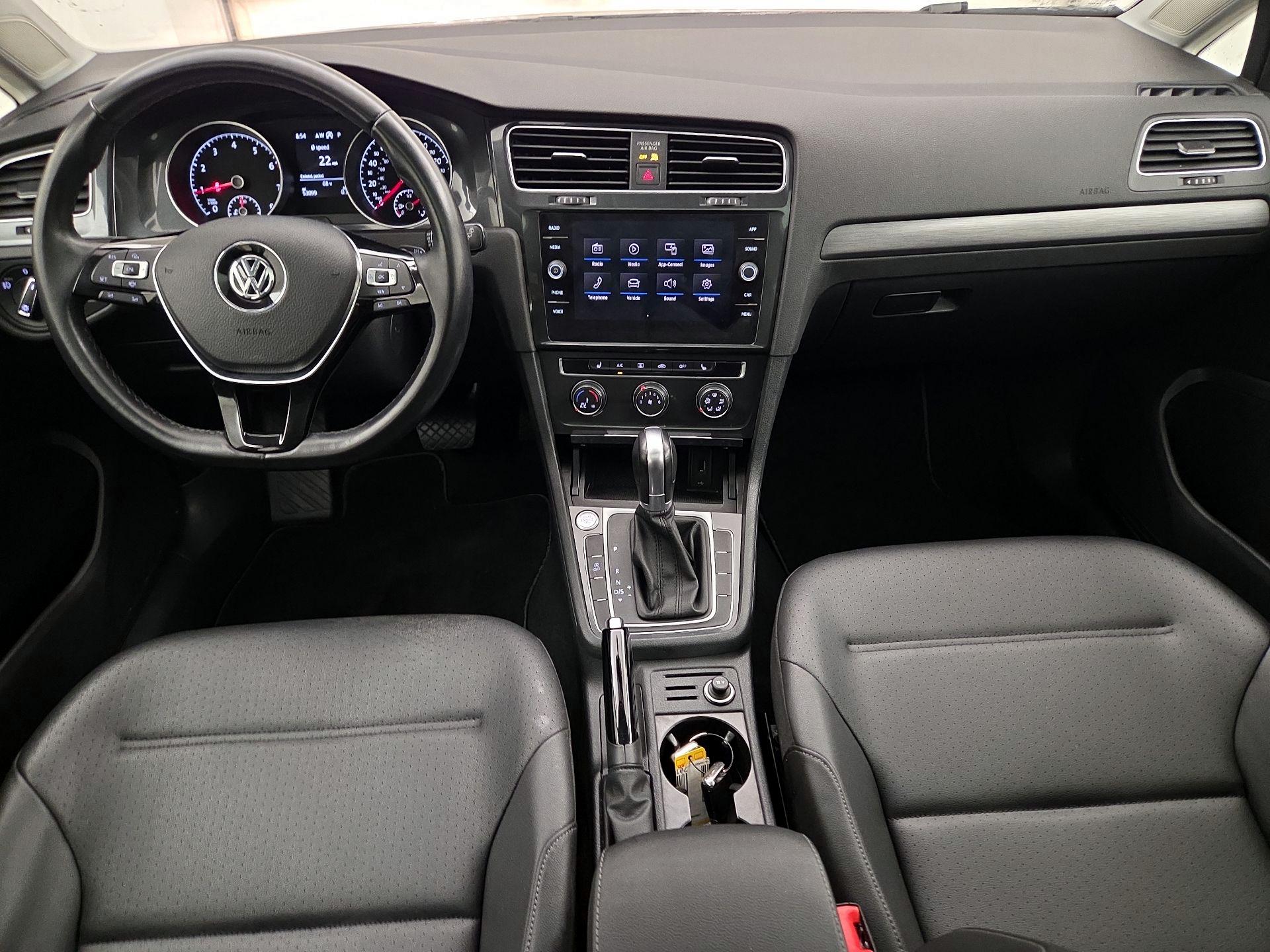 Thumbnail: 2019 Volkswagen Golf - 9