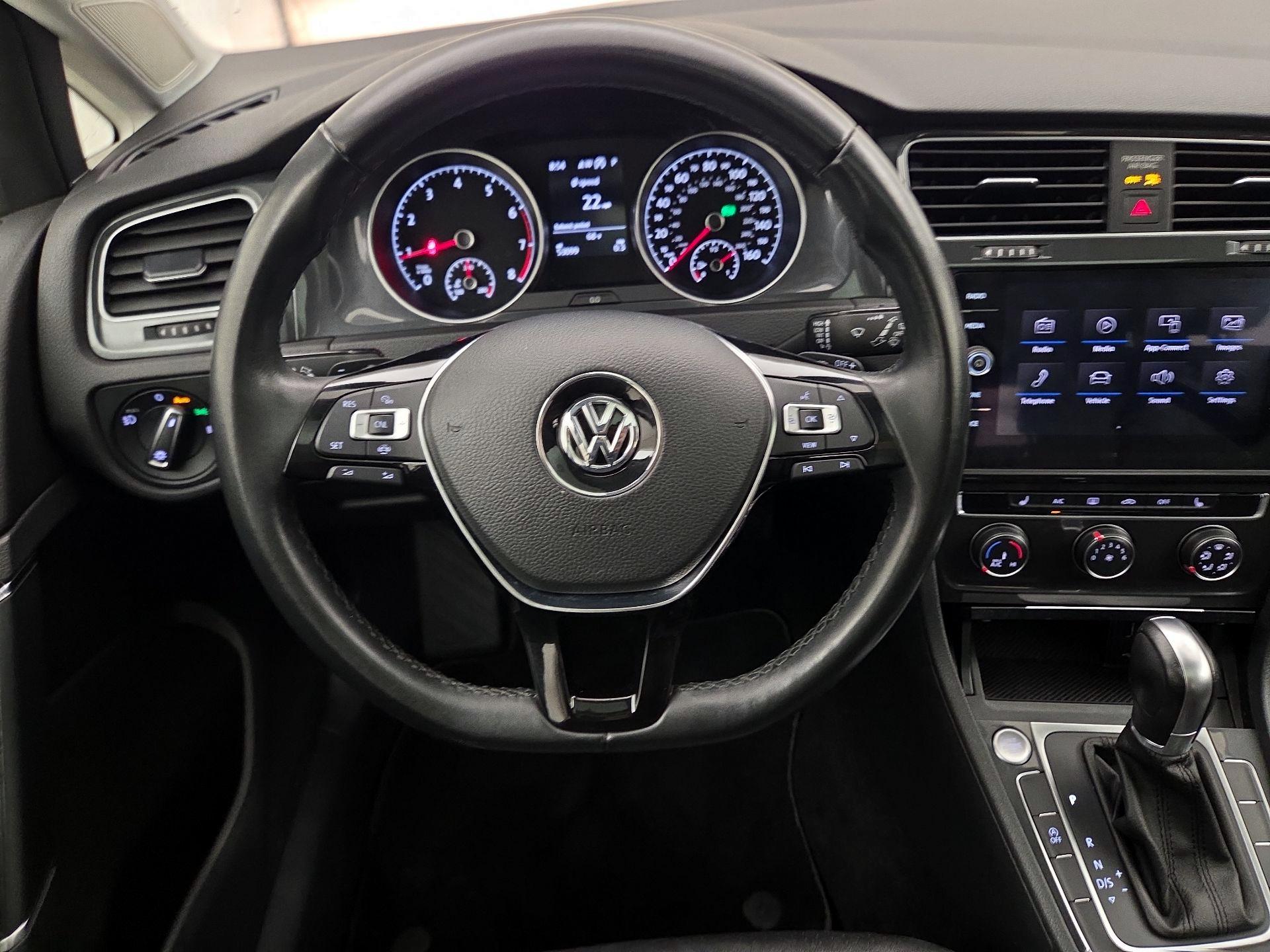 Thumbnail: 2019 Volkswagen Golf - 10