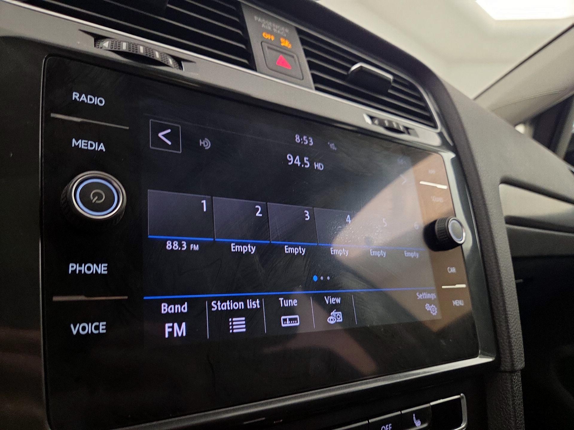 Thumbnail: 2019 Volkswagen Golf - 15