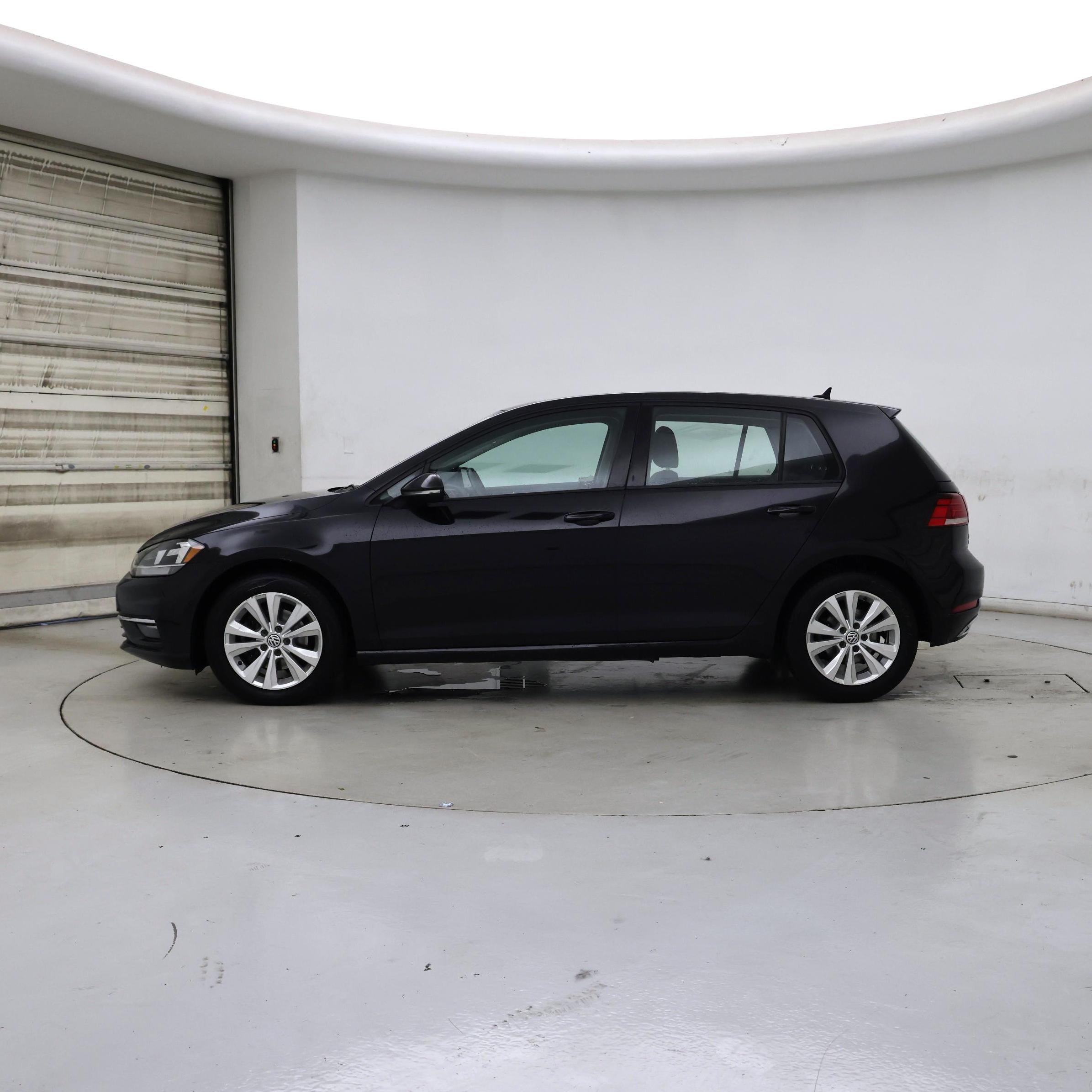 Thumbnail: 2019 Volkswagen Golf - 3