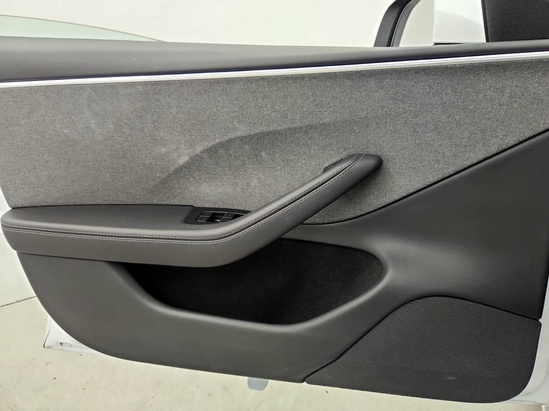 Thumbnail: 2025 Tesla Model 3 - 12