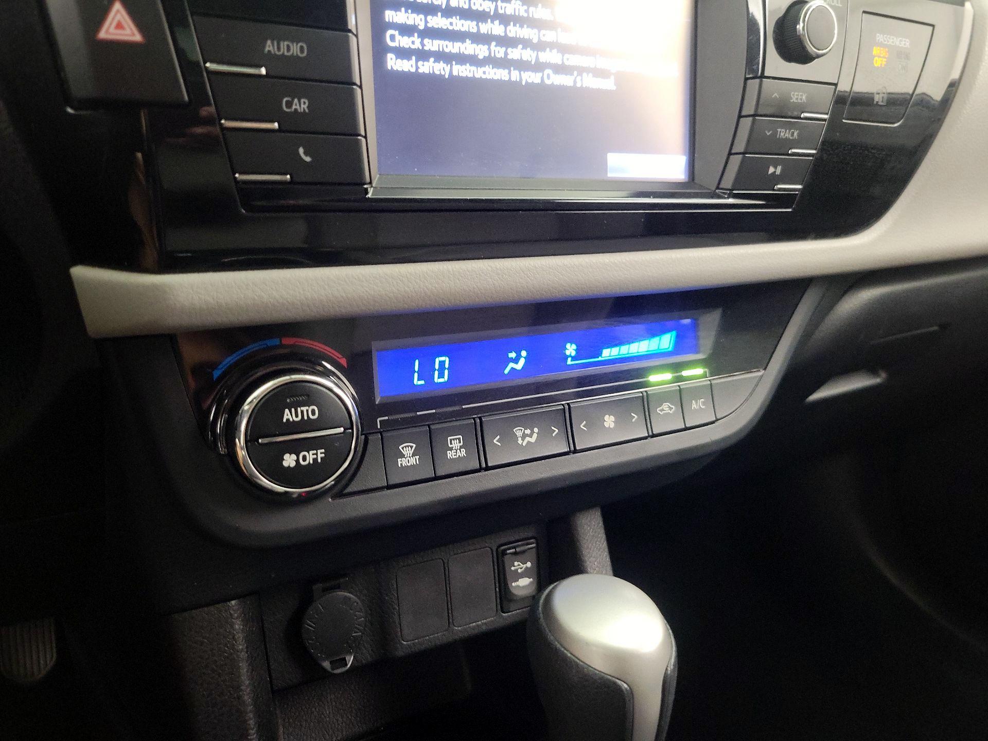 Thumbnail: 2014 Toyota Corolla - 16
