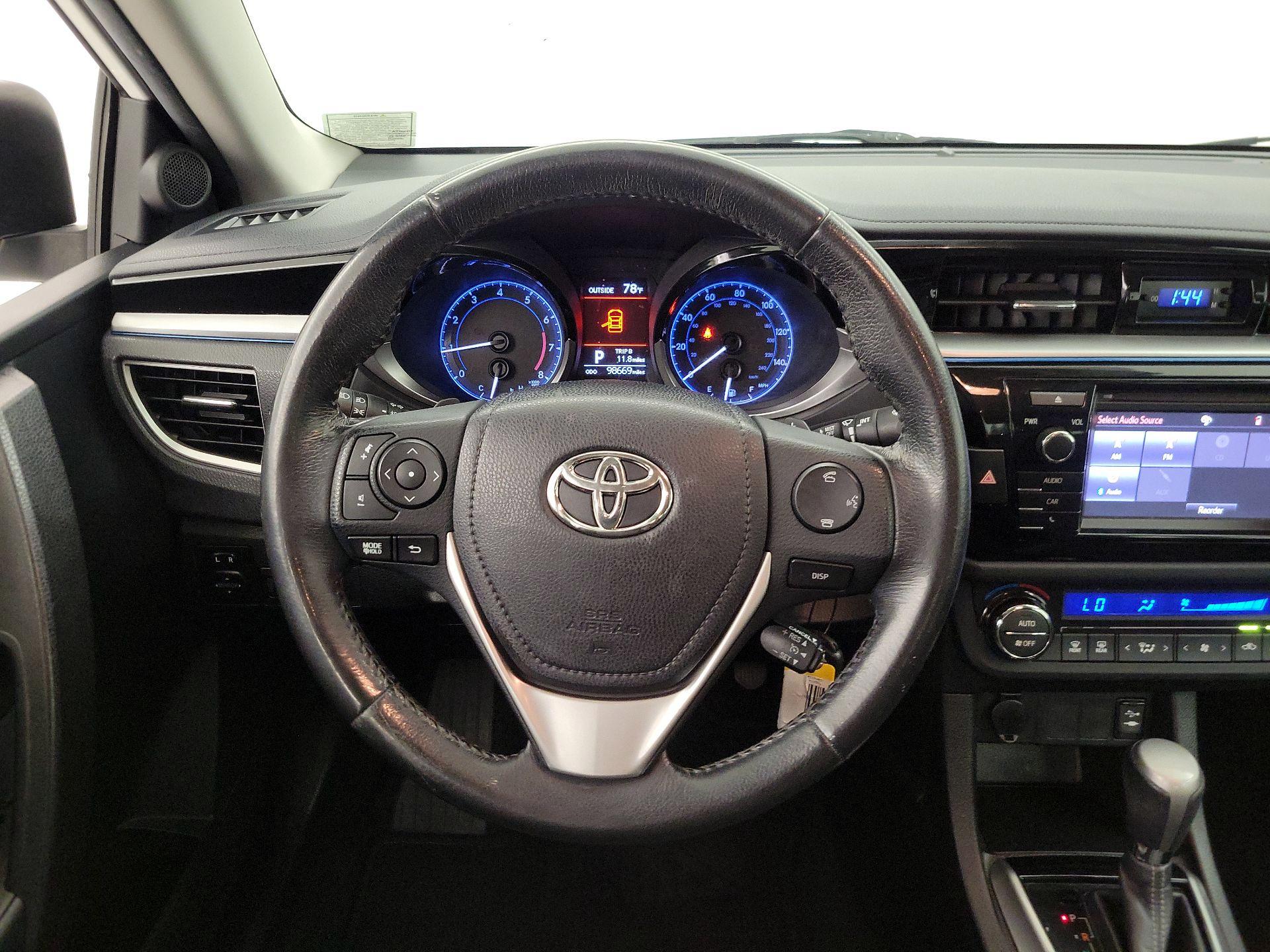 Thumbnail: 2015 Toyota Corolla - 10