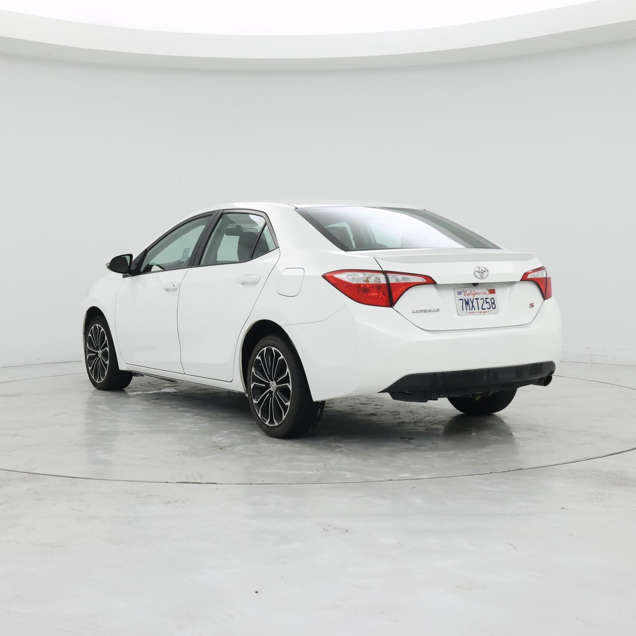 Thumbnail: 2015 Toyota Corolla - 2