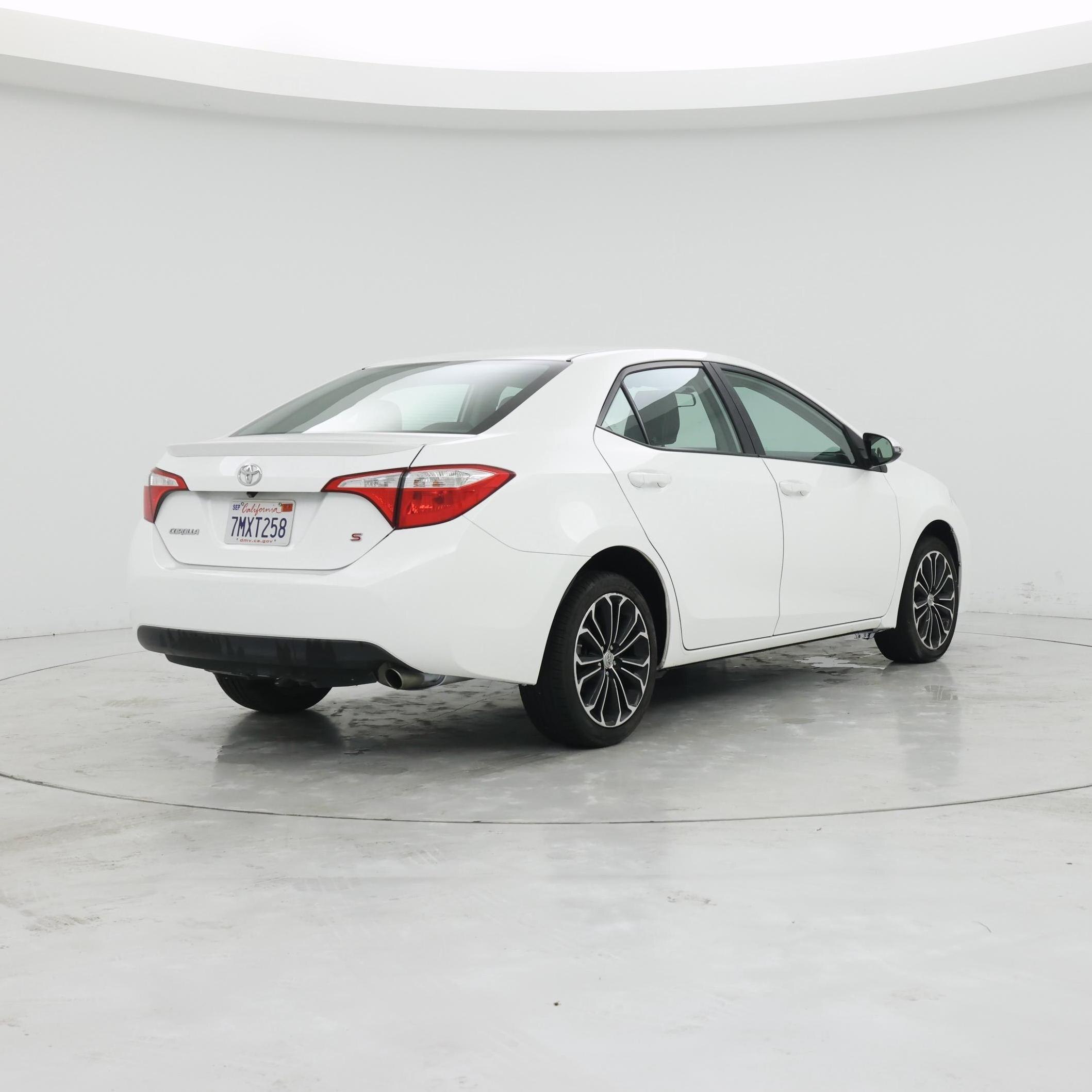Thumbnail: 2015 Toyota Corolla - 8