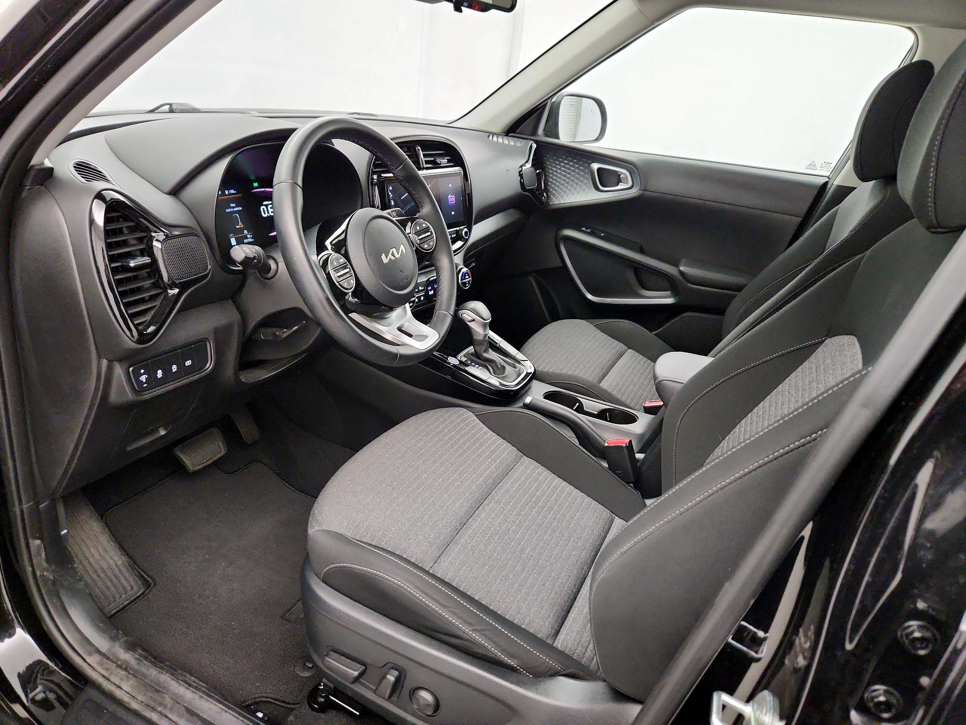 Thumbnail: 2023 Kia Soul - 11