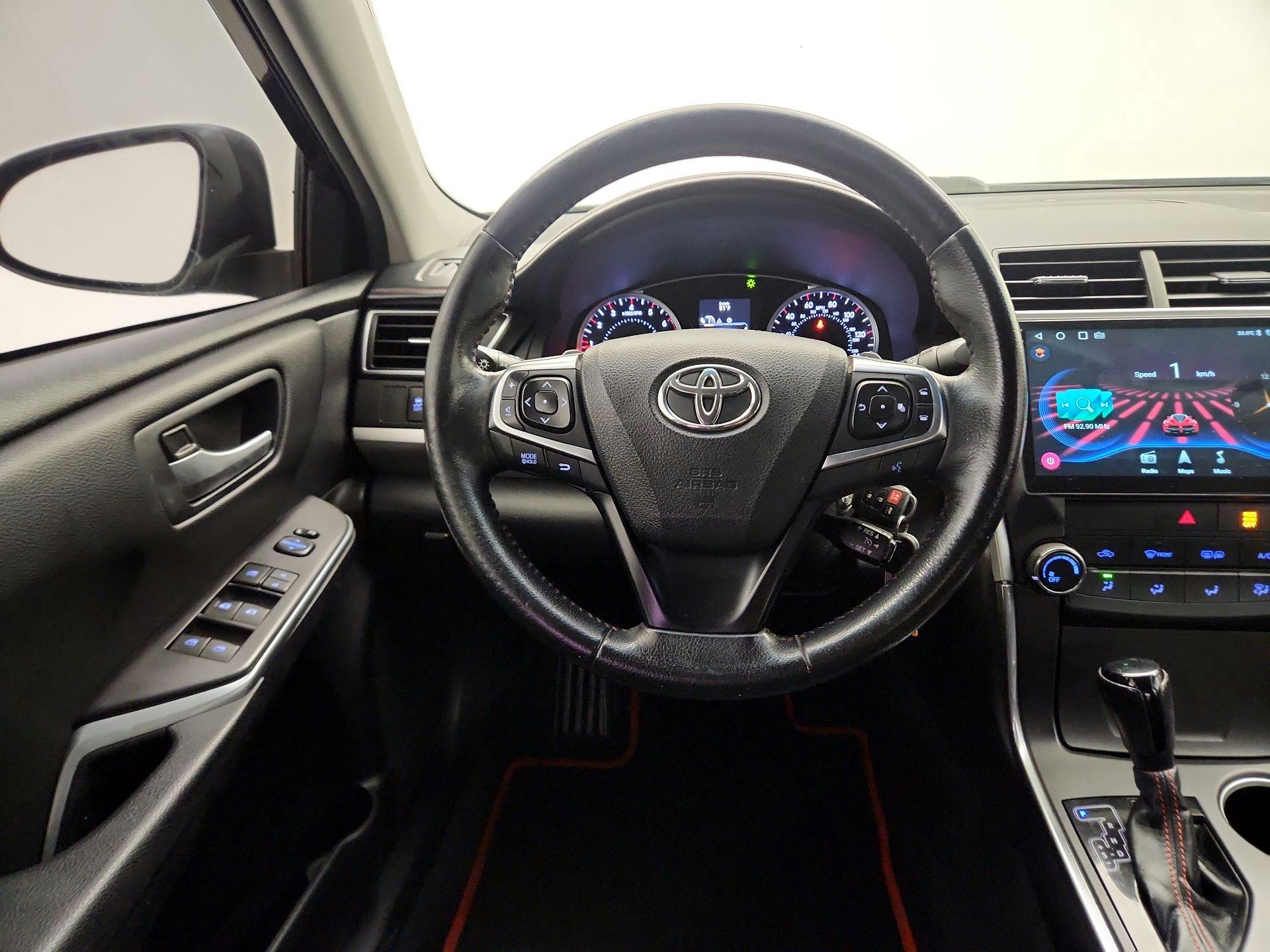 Thumbnail: 2015 Toyota Camry - 10