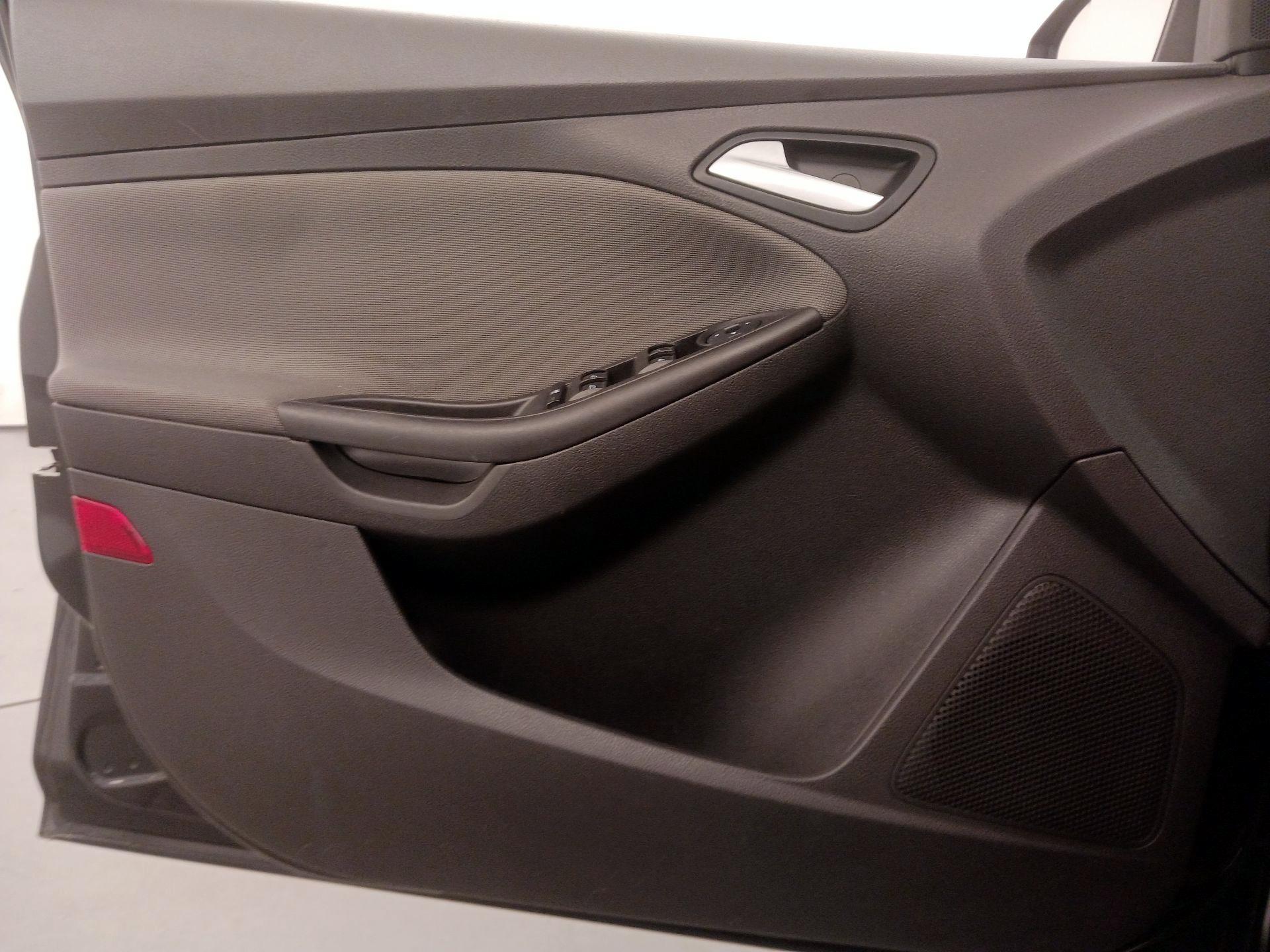 Thumbnail: 2014 Ford Focus - 12