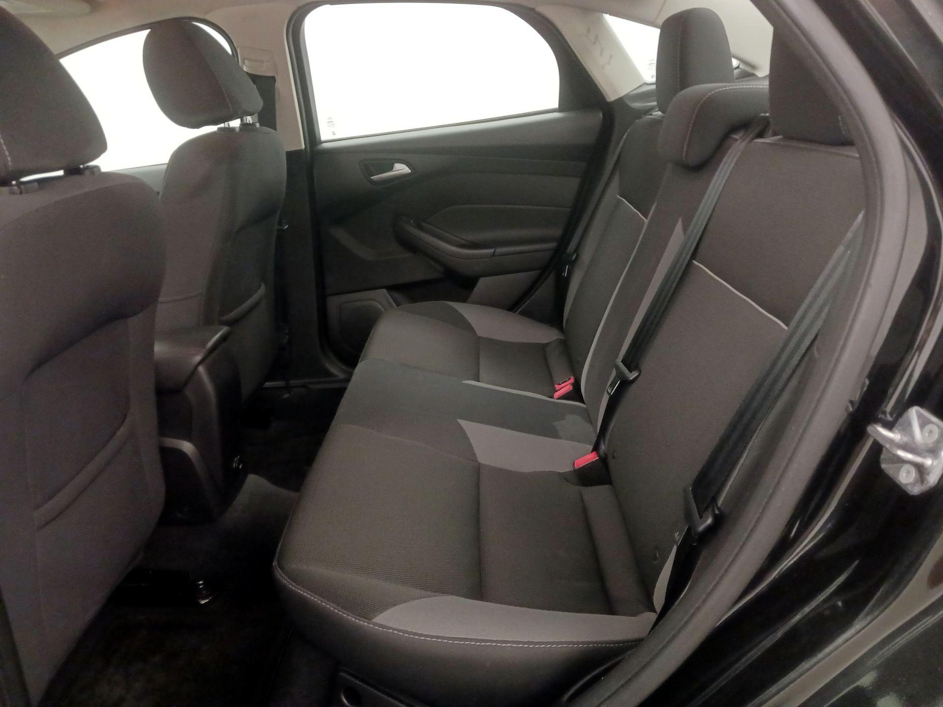 Thumbnail: 2014 Ford Focus - 18