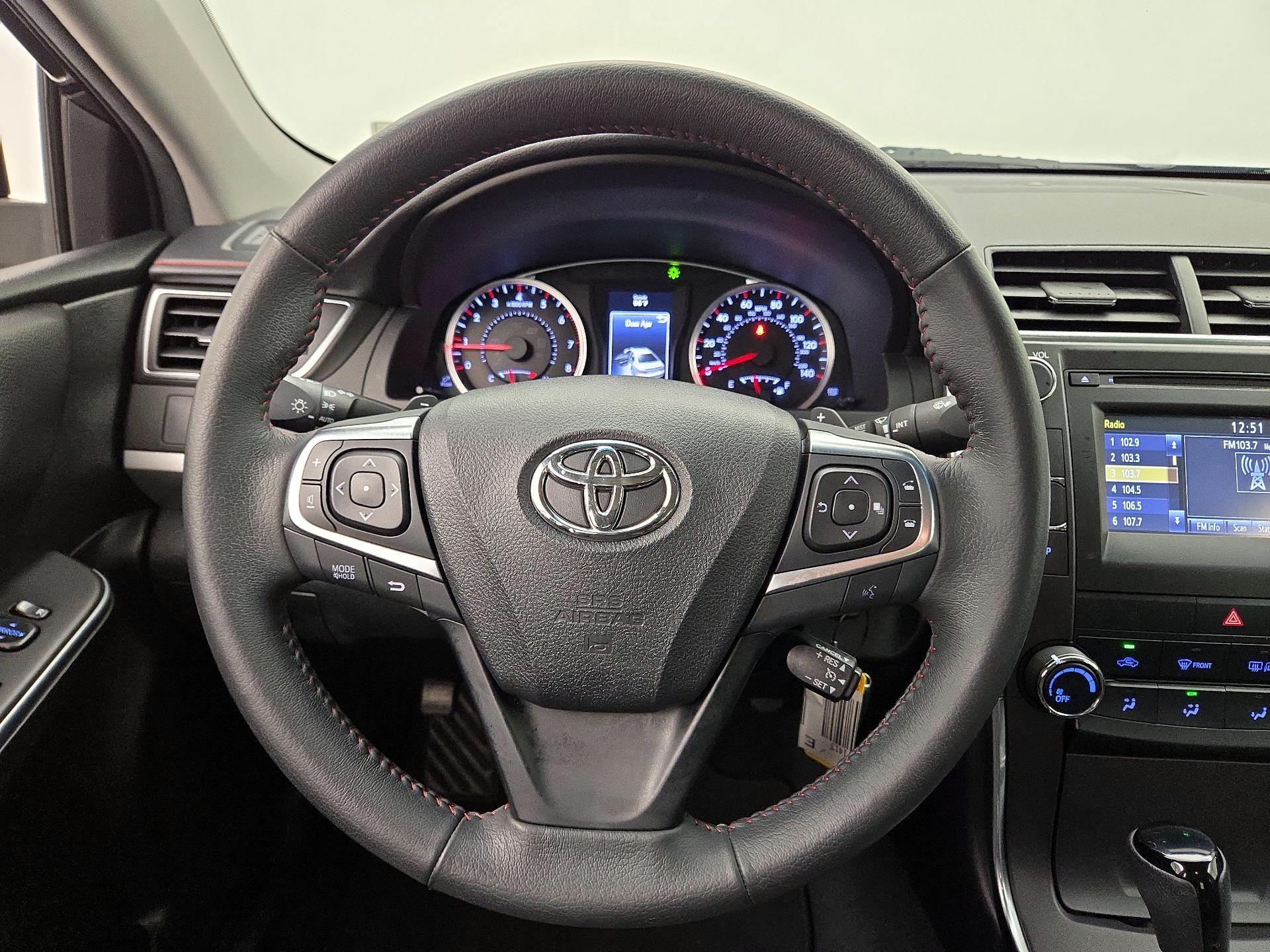 Thumbnail: 2017 Toyota Camry - 10
