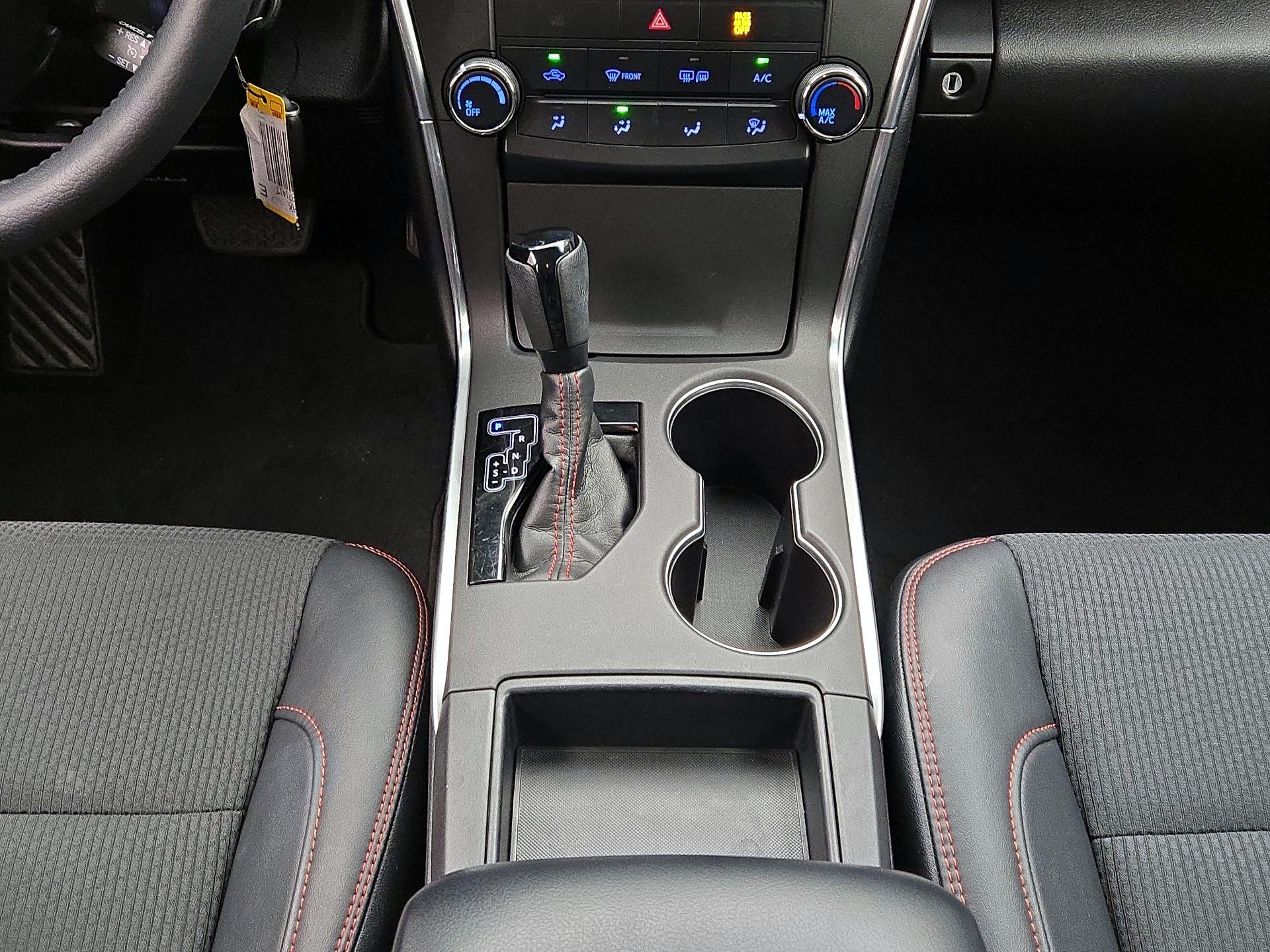 Thumbnail: 2017 Toyota Camry - 16