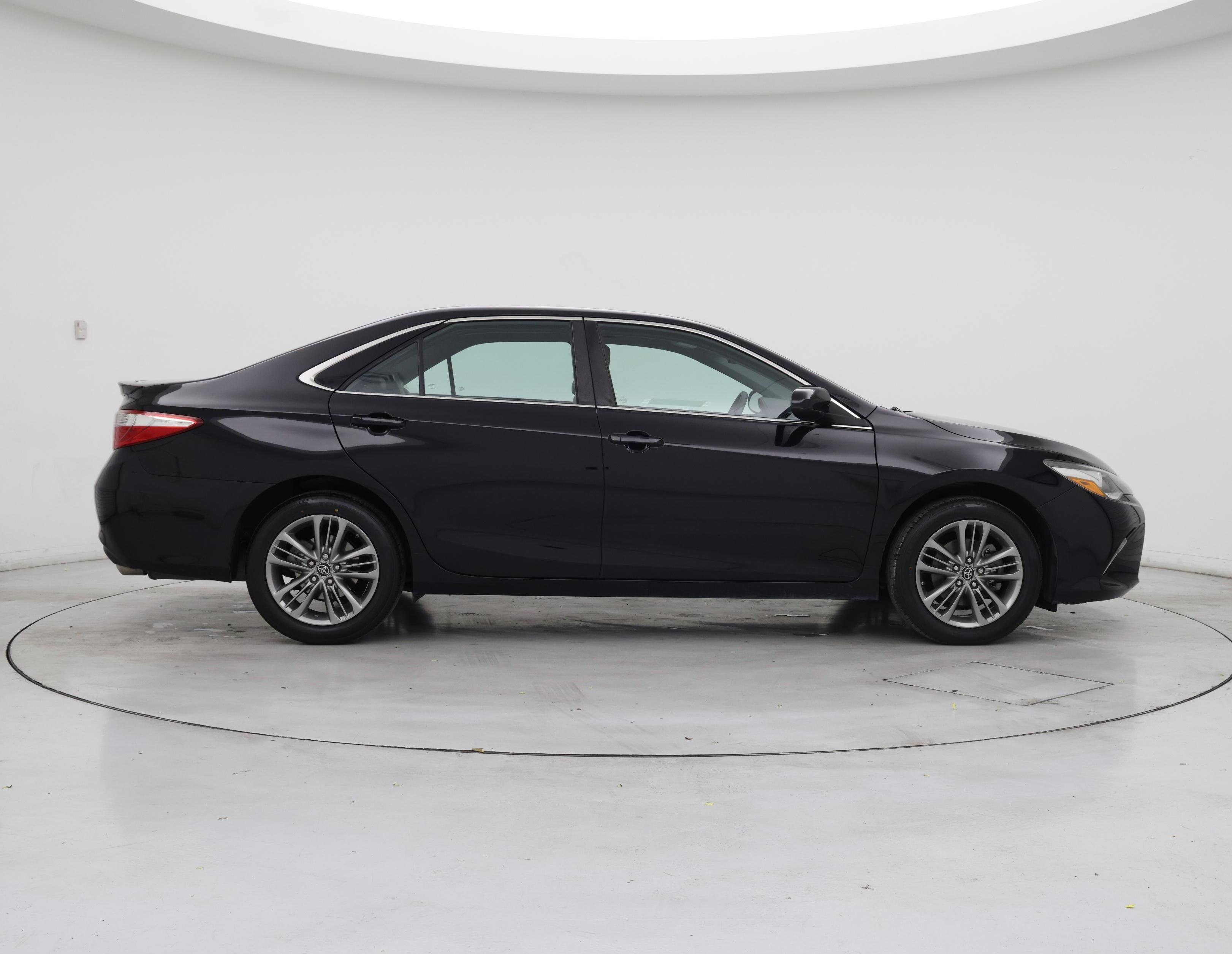 Thumbnail: 2017 Toyota Camry - 7