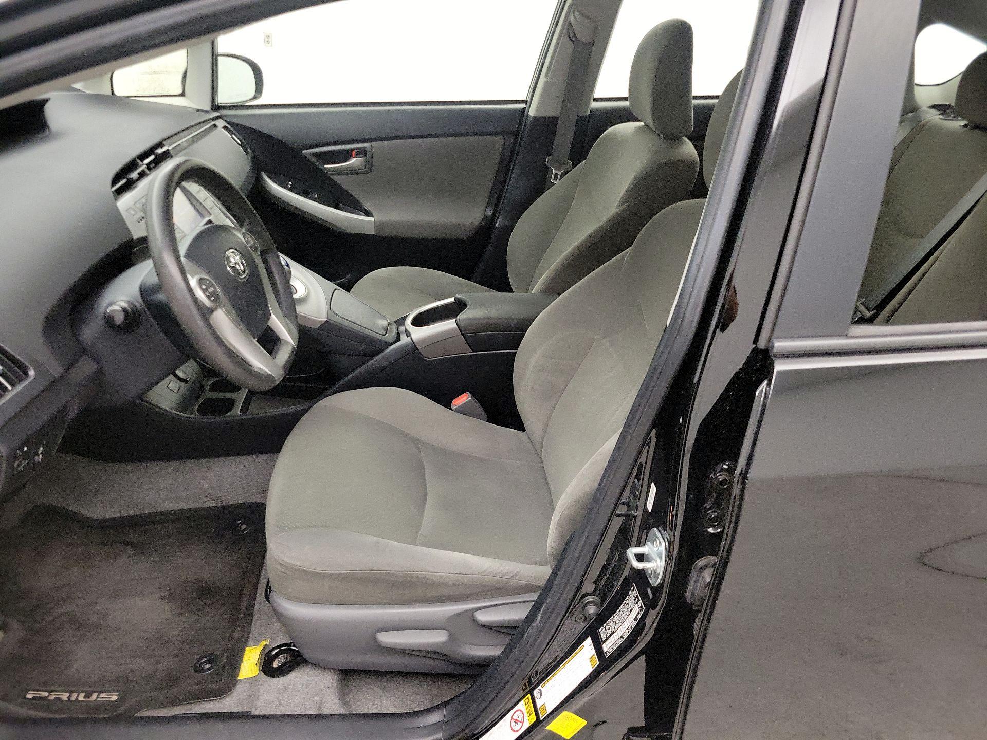 Thumbnail: 2015 Toyota Prius - 11