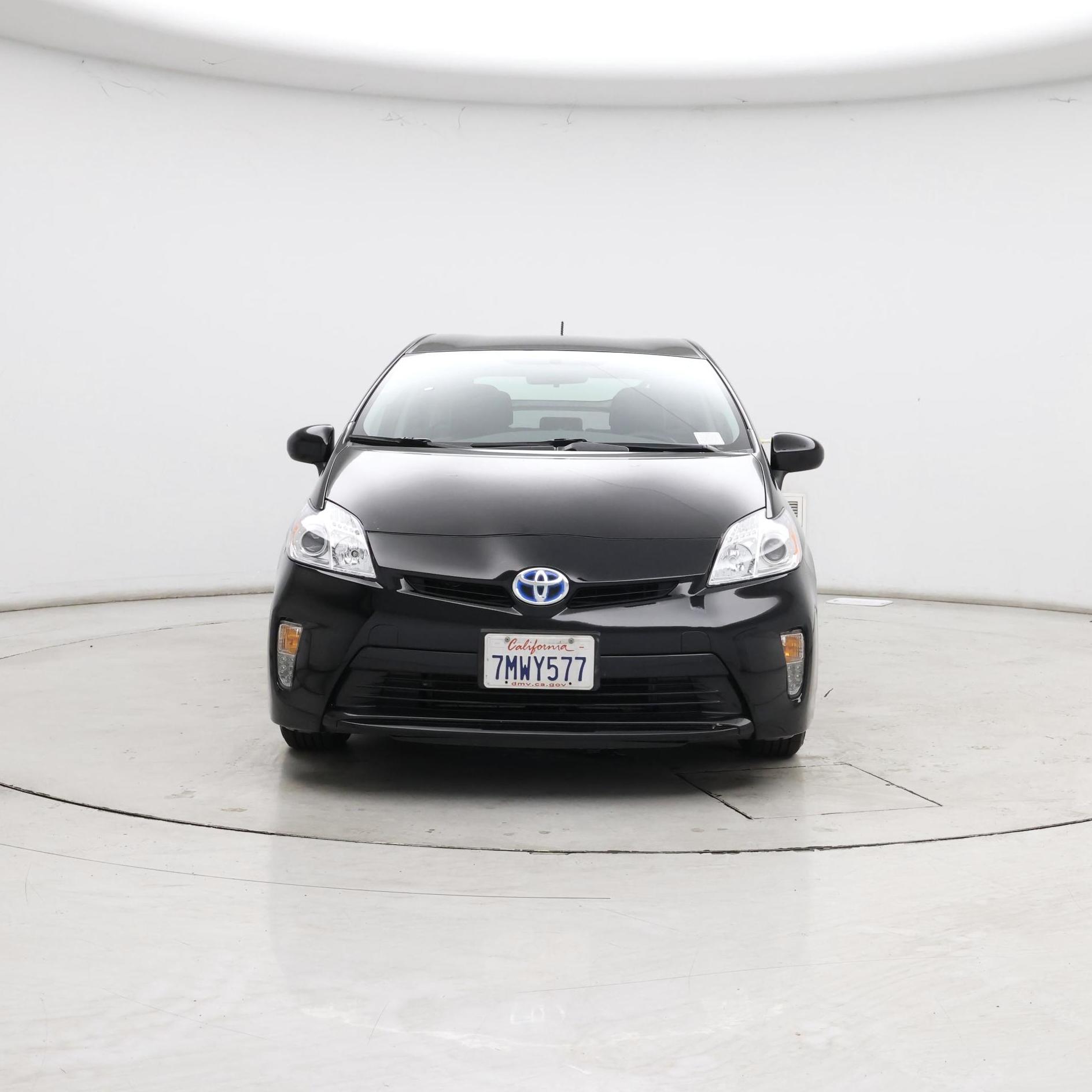 Thumbnail: 2015 Toyota Prius - 5