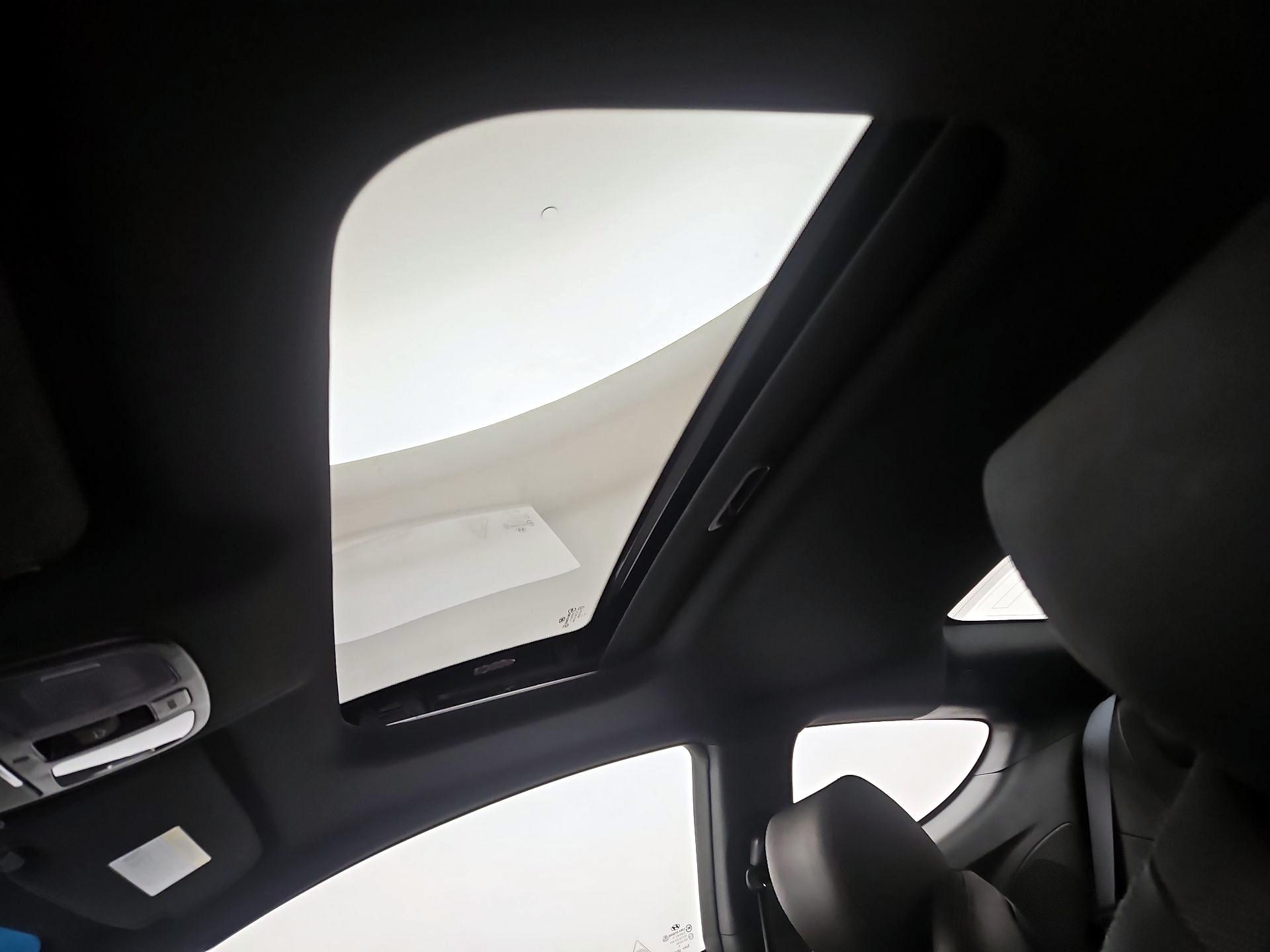 Thumbnail: 2014 Hyundai Genesis - 19