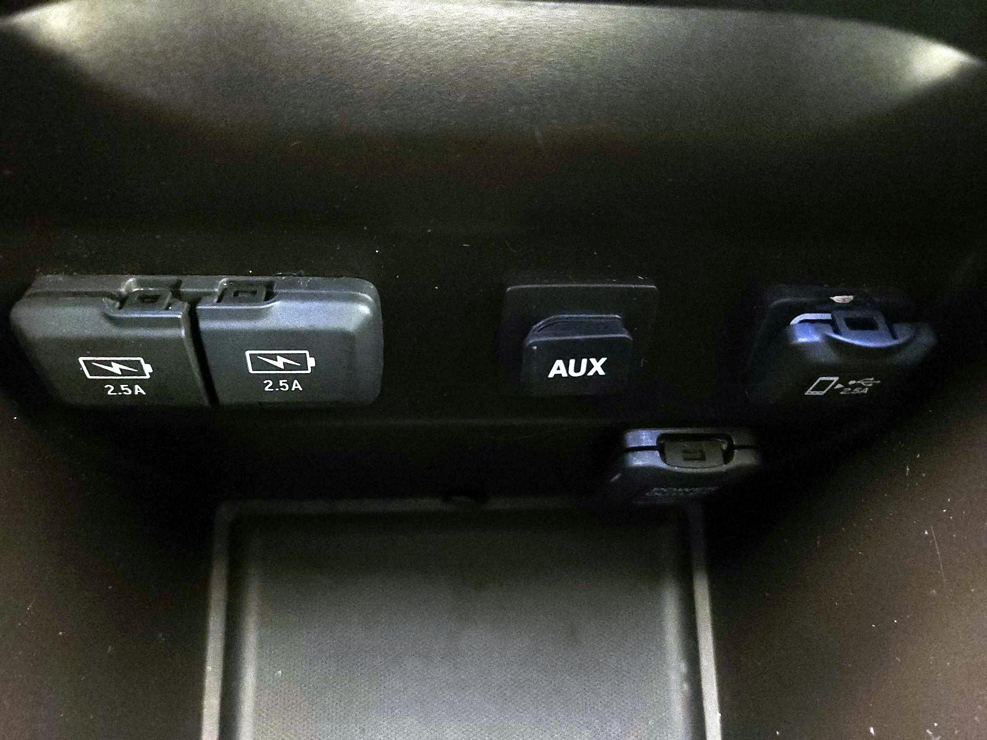 Thumbnail: 2020 Acura MDX - 18