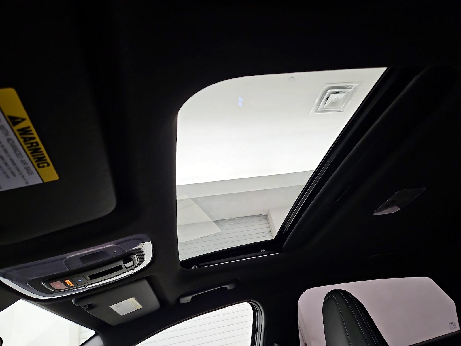 Sunroof(s) & Overhead Airbags