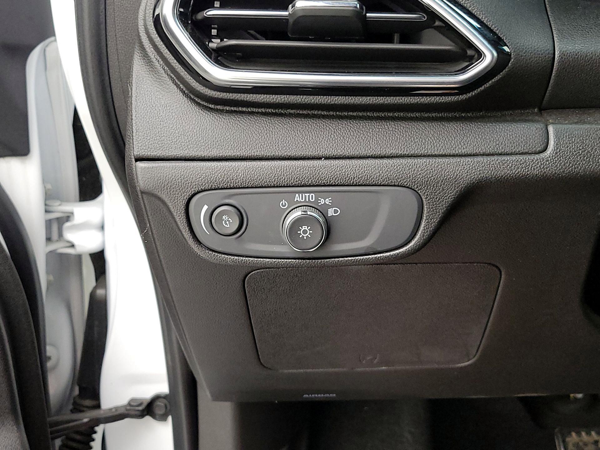 Thumbnail: 2022 Chevrolet Bolt EV - 13
