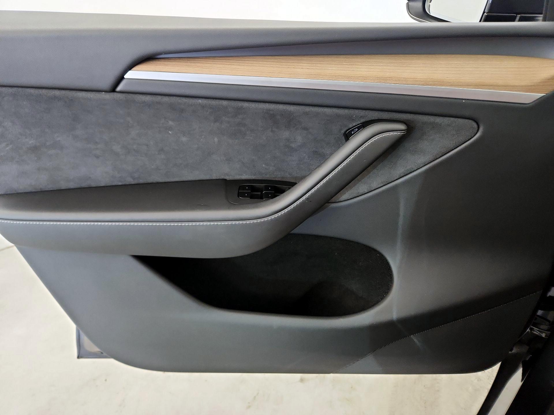Thumbnail: 2025 Tesla Model Y - 12