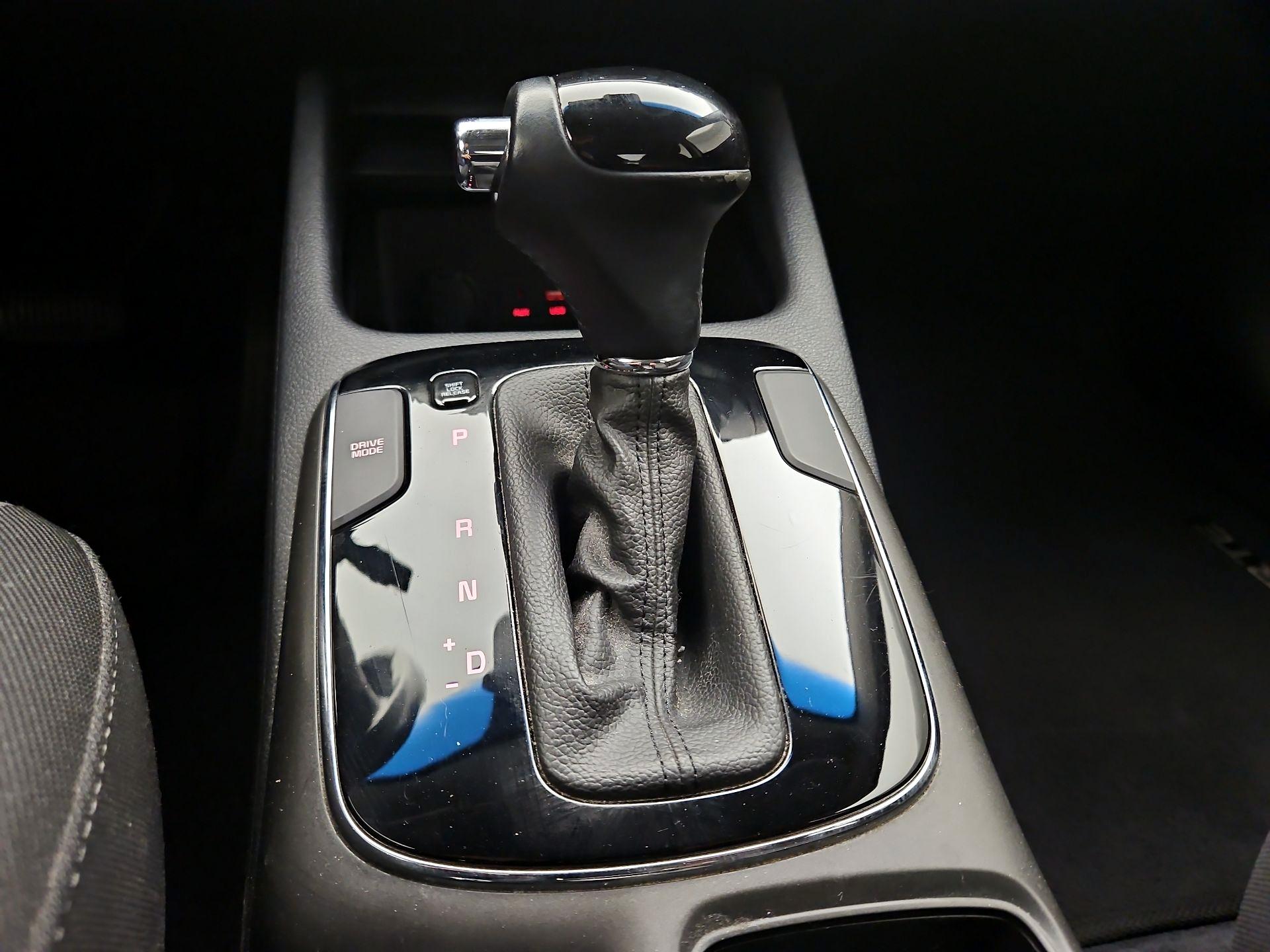 Thumbnail: 2018 Kia Forte - 17