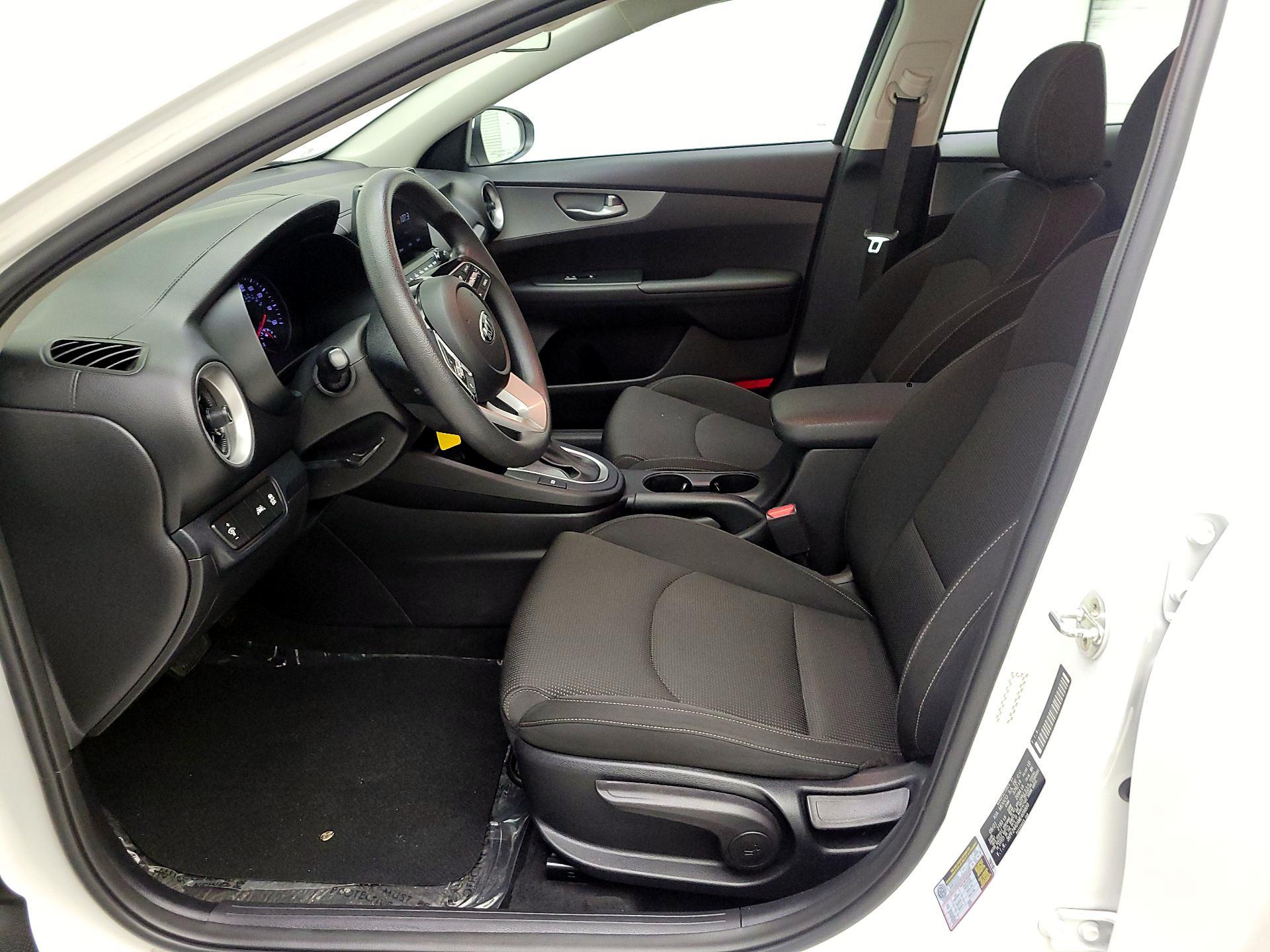 Thumbnail: 2021 Kia Forte - 11