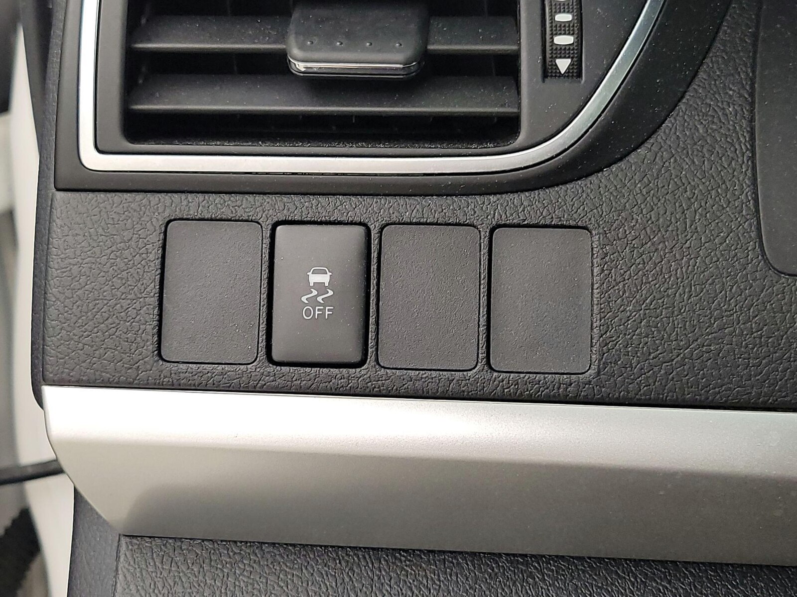 2017 Toyota Camry SE - Photo 14