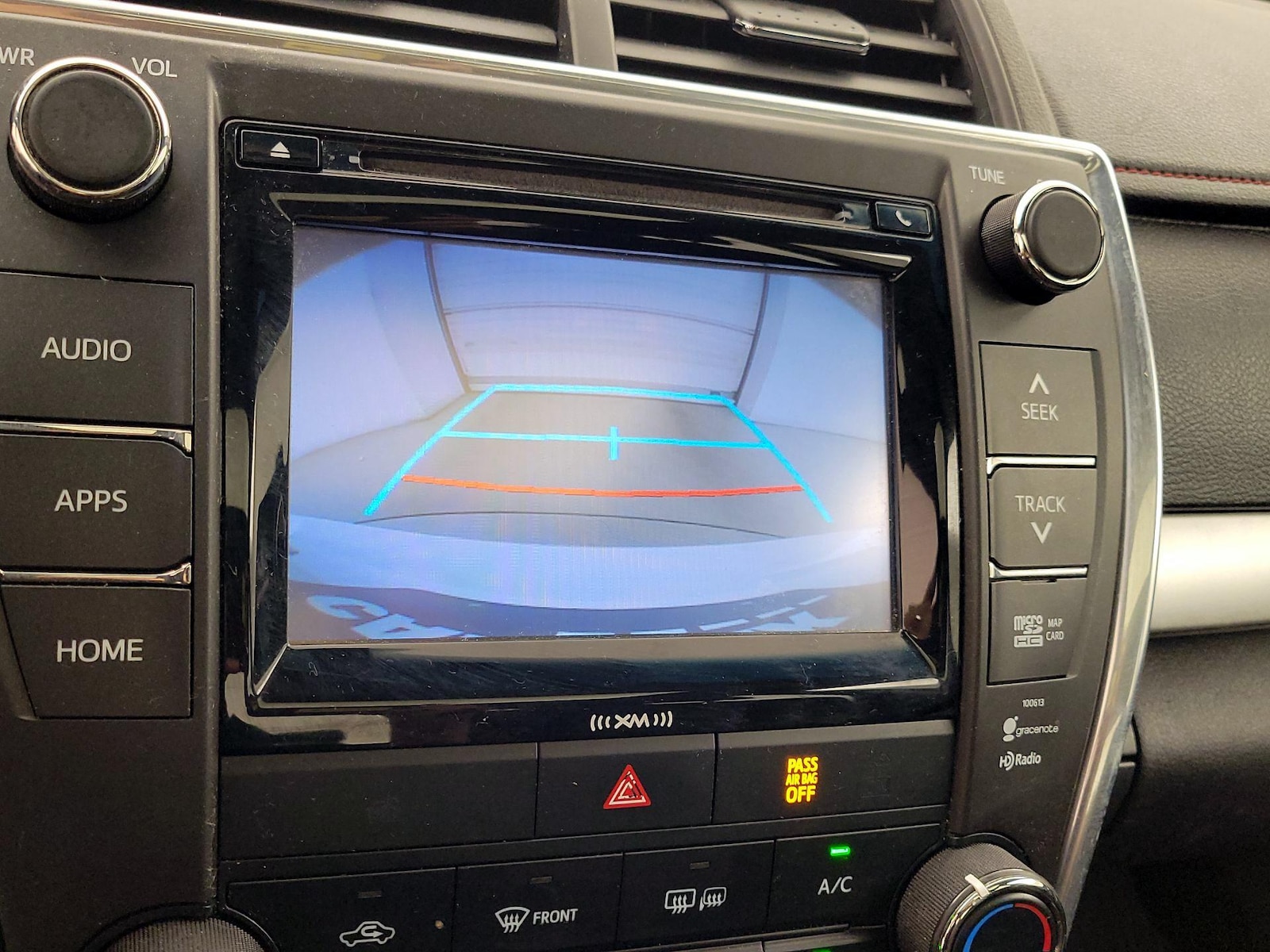 2017 Toyota Camry SE - Photo 15