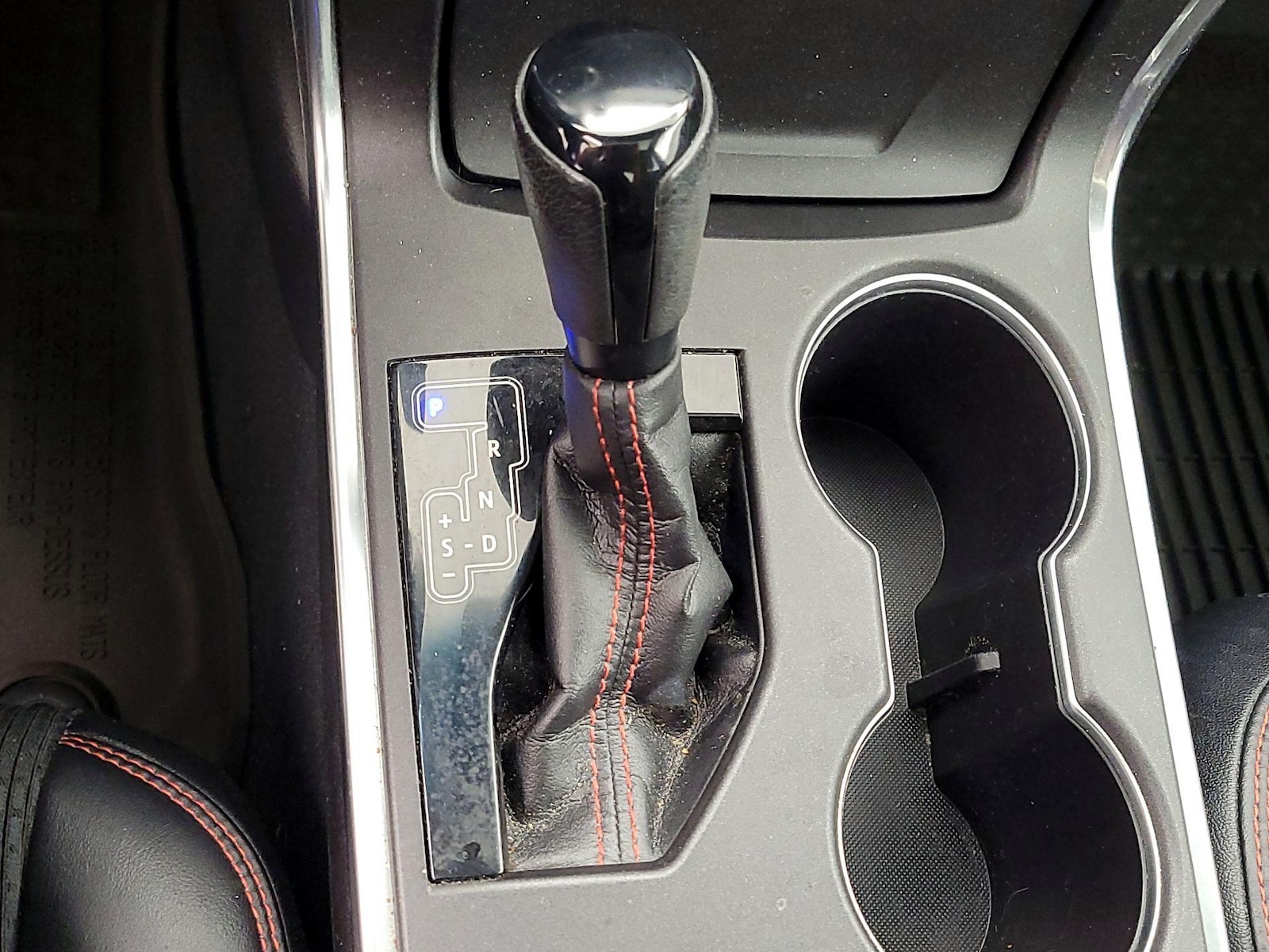 2017 Toyota Camry SE - Photo 18