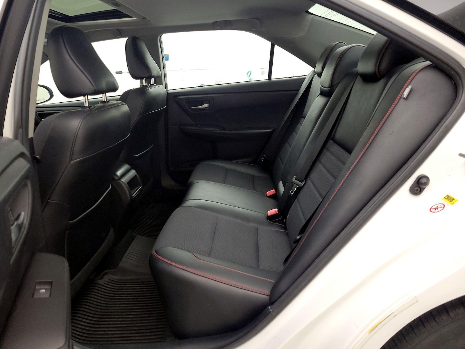 2017 Toyota Camry SE - Photo 21