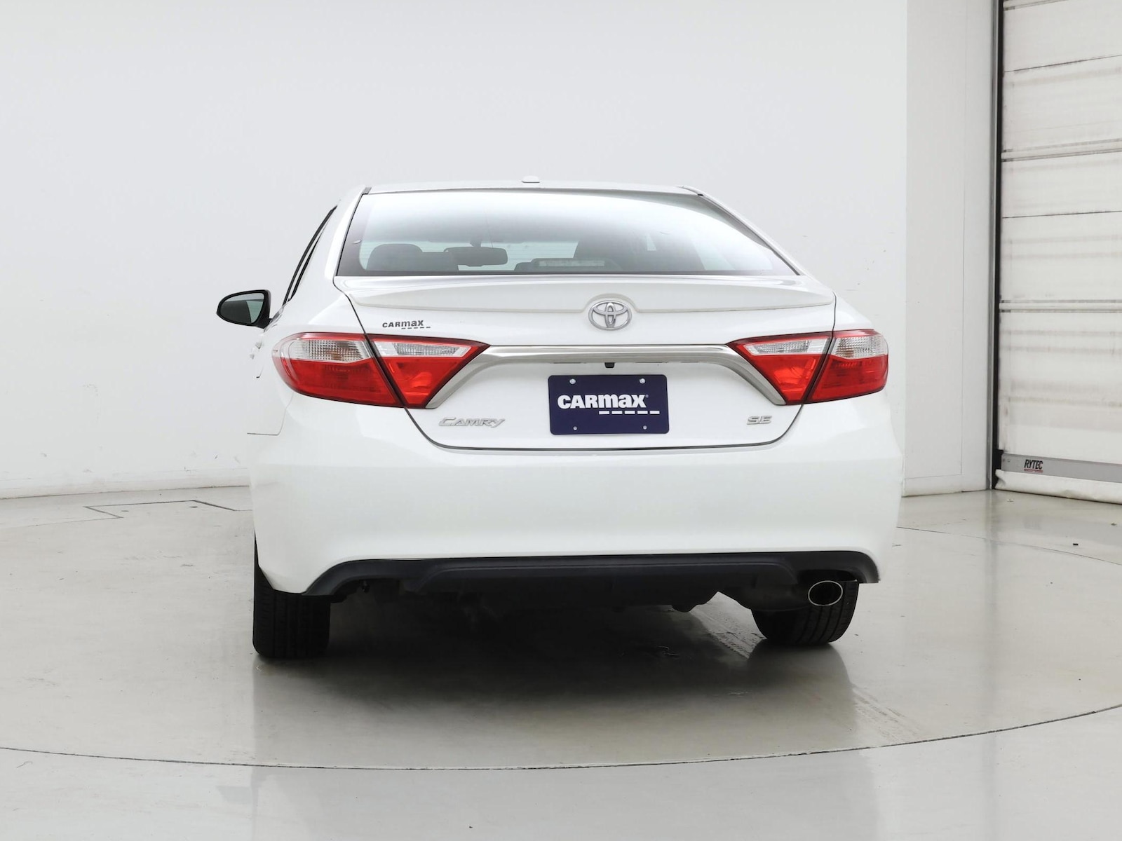 2017 Toyota Camry SE - Photo 7