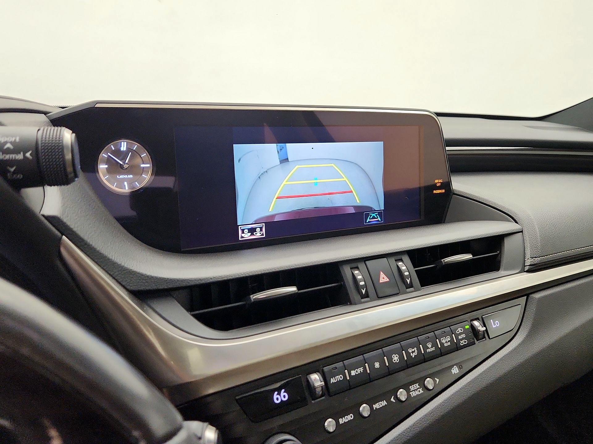 Thumbnail: 2019 Lexus ES - 15