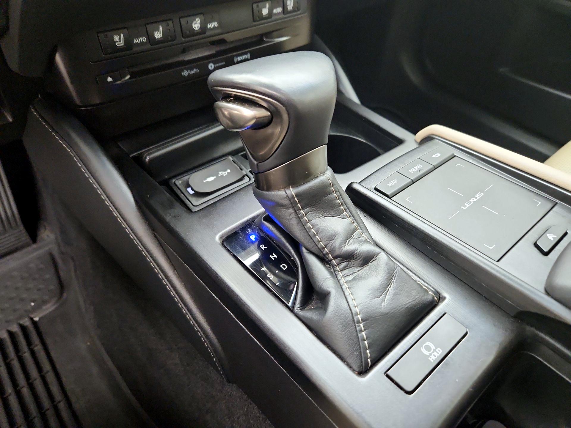 Thumbnail: 2019 Lexus ES - 18