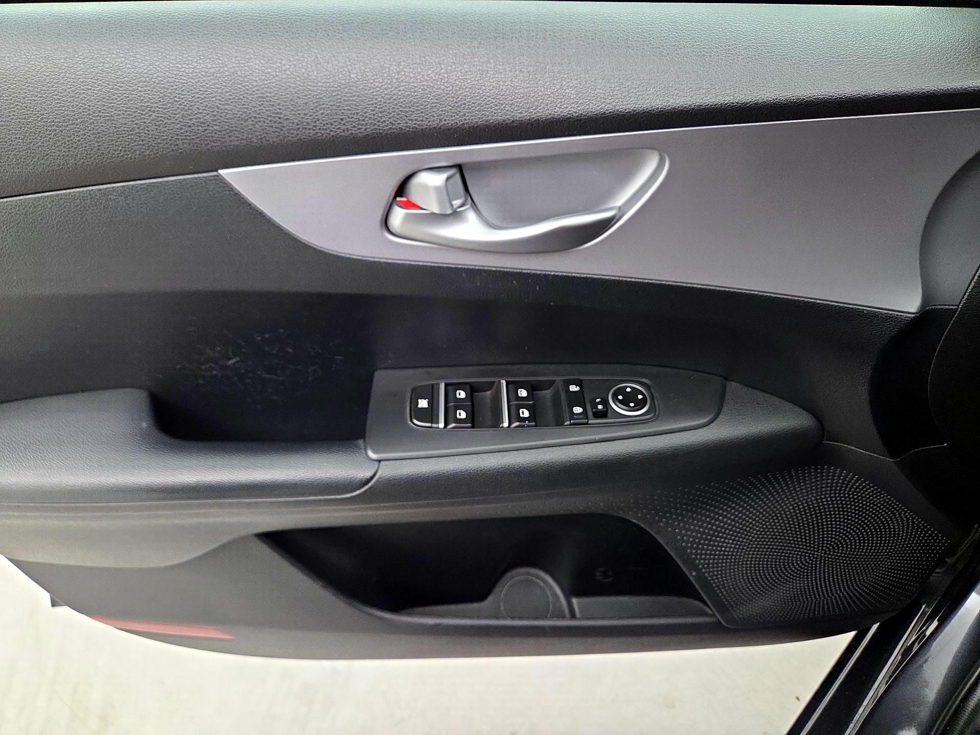 Thumbnail: 2023 Kia Forte - 12