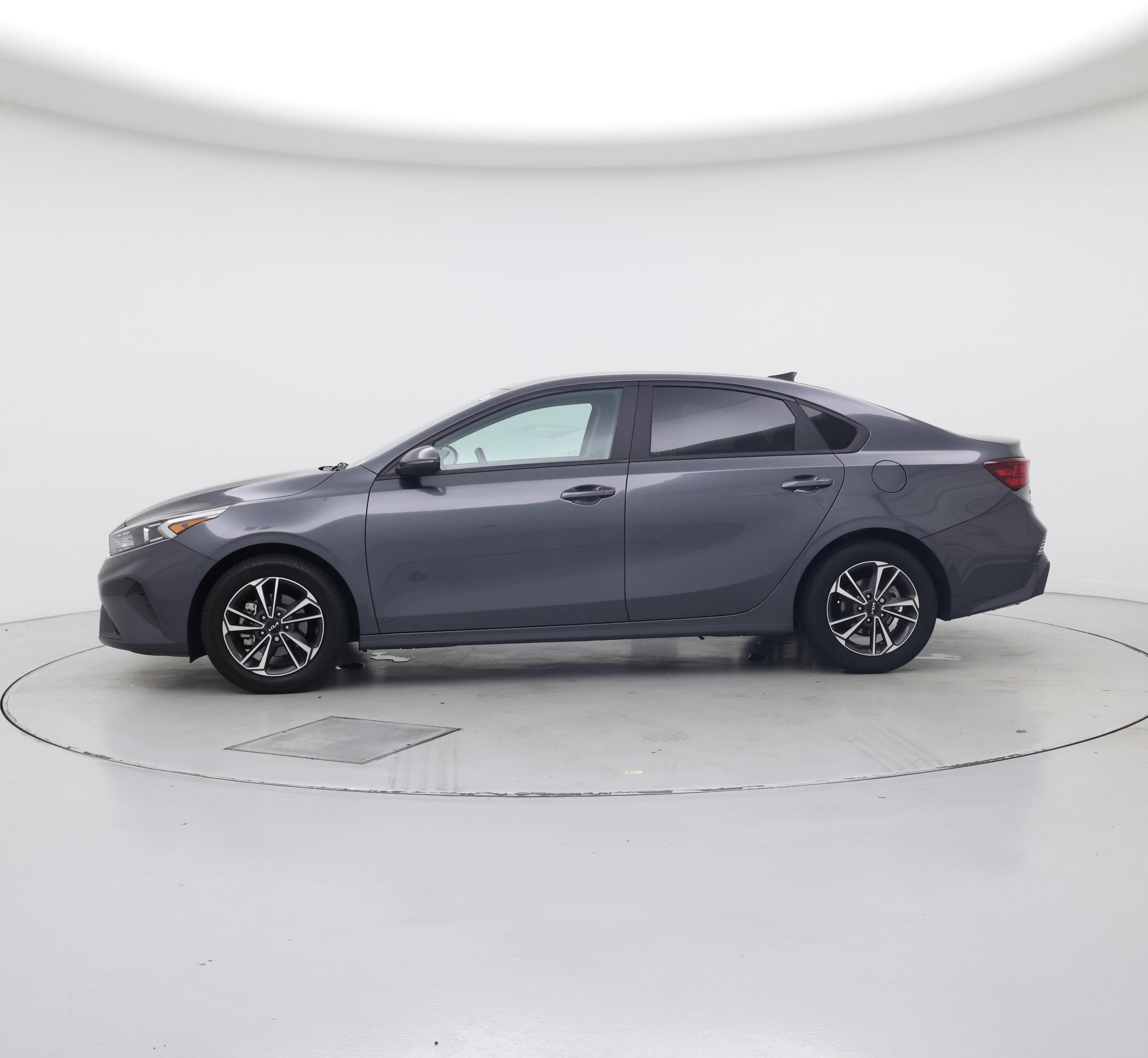Thumbnail: 2023 Kia Forte - 3
