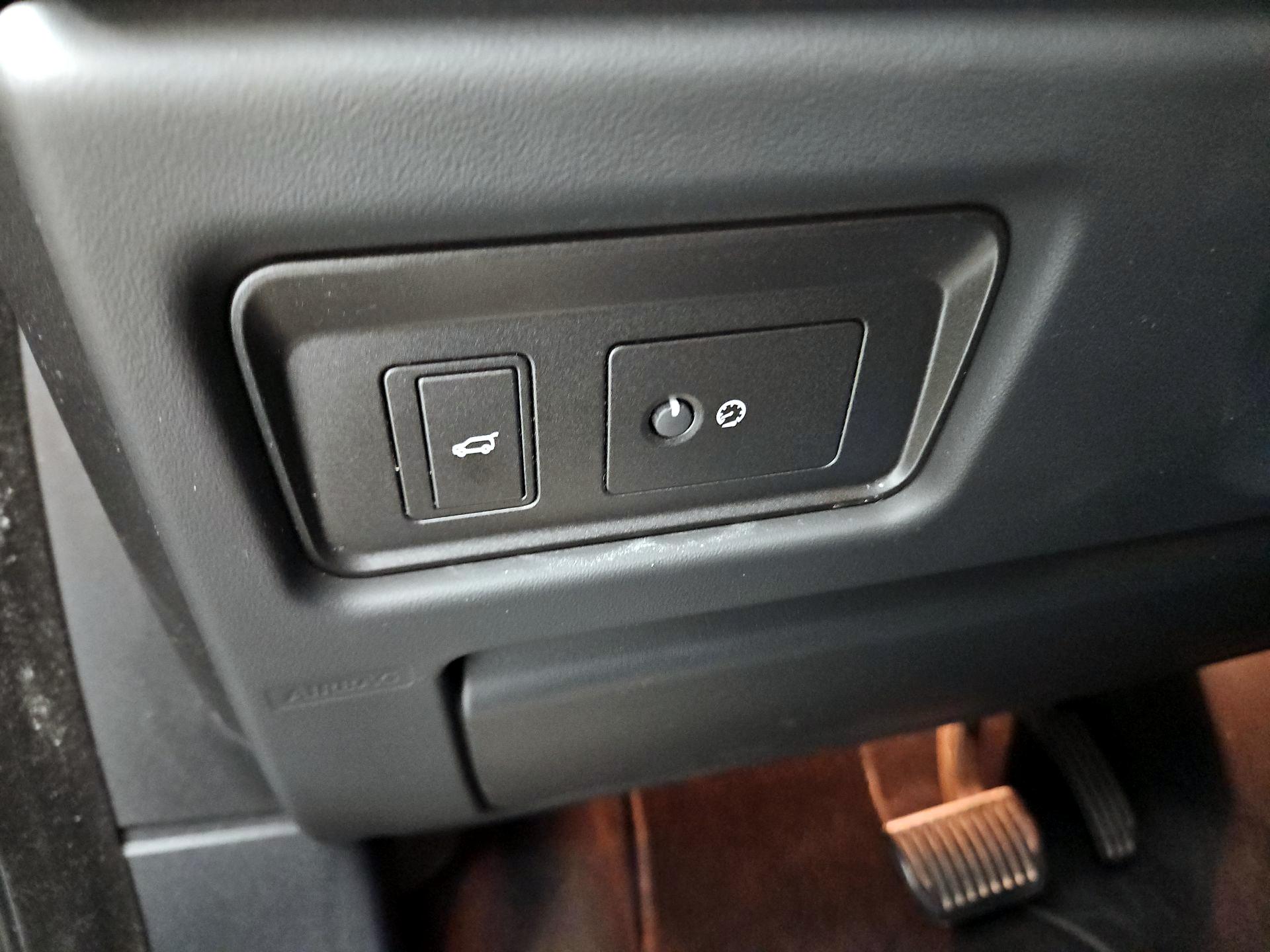 Thumbnail: 2019 Land Rover Range Rover Evoque - 13