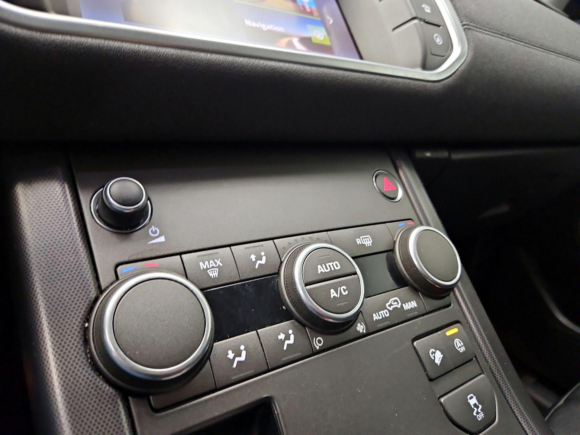Thumbnail: 2019 Land Rover Range Rover Evoque - 16
