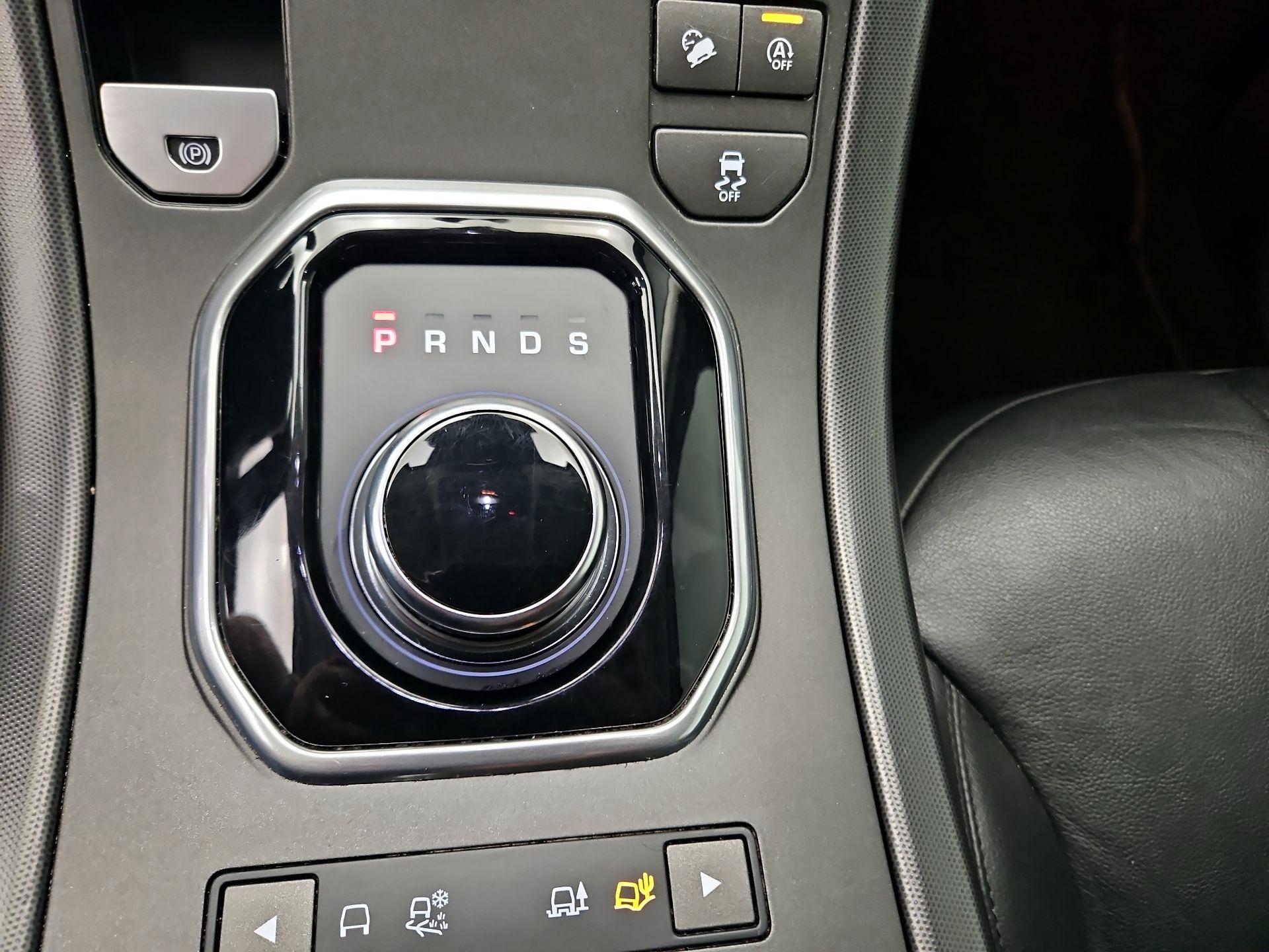 Thumbnail: 2019 Land Rover Range Rover Evoque - 17