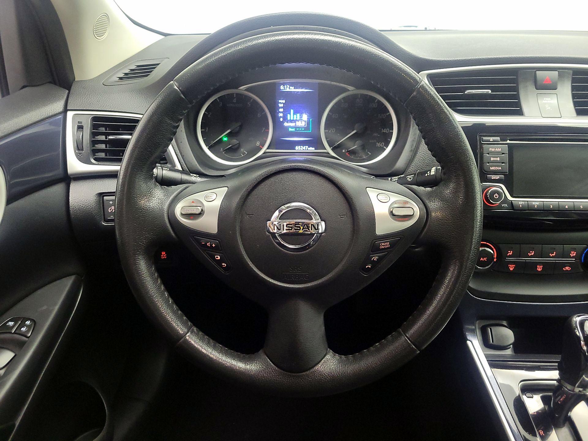 Thumbnail: 2016 Nissan Sentra - 10
