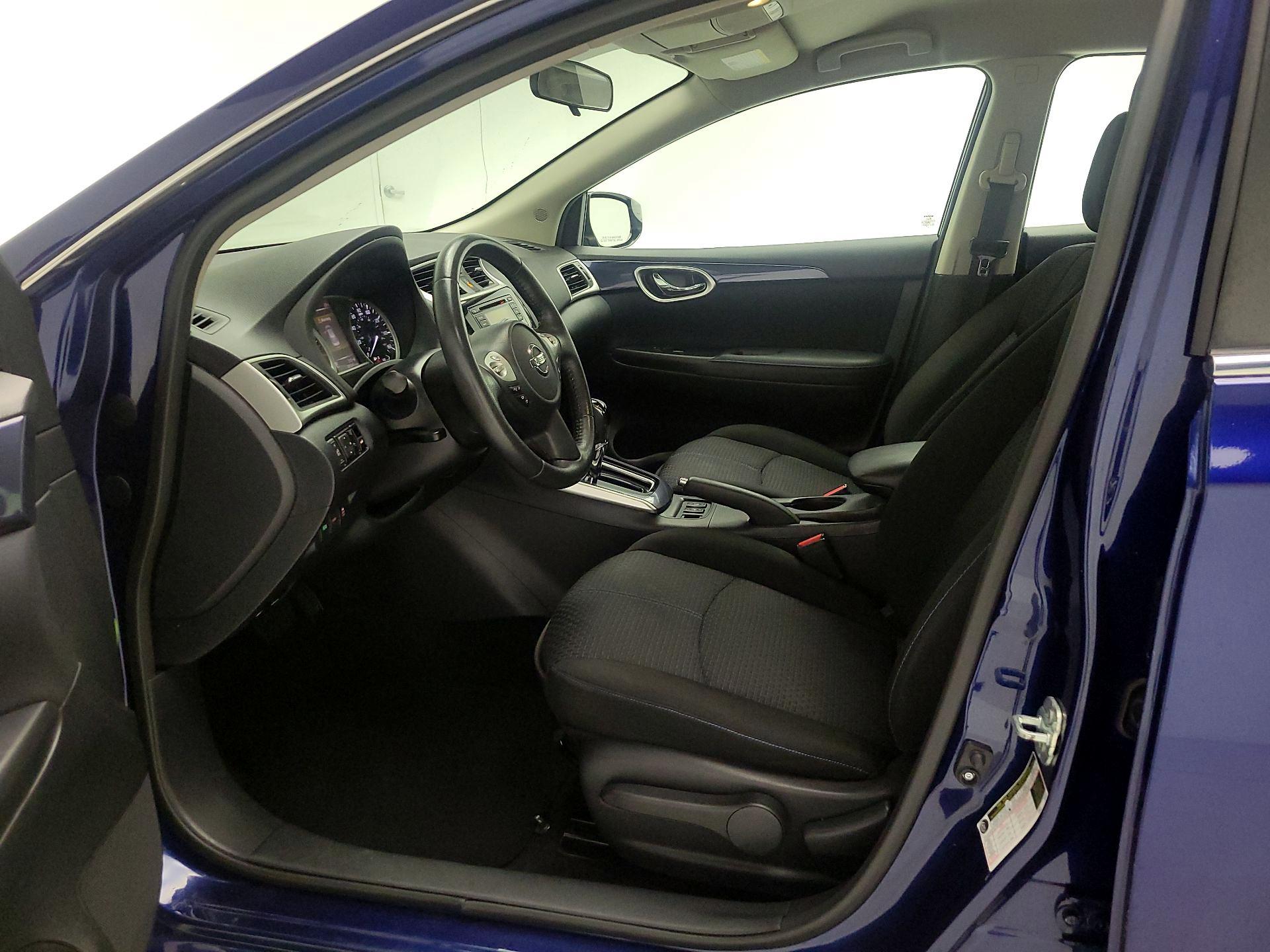 Thumbnail: 2016 Nissan Sentra - 11