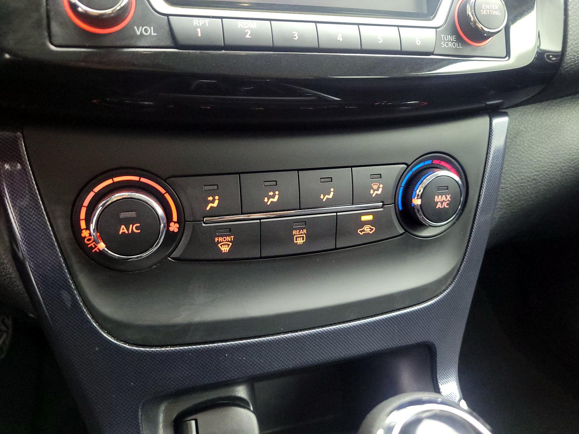 Thumbnail: 2016 Nissan Sentra - 15