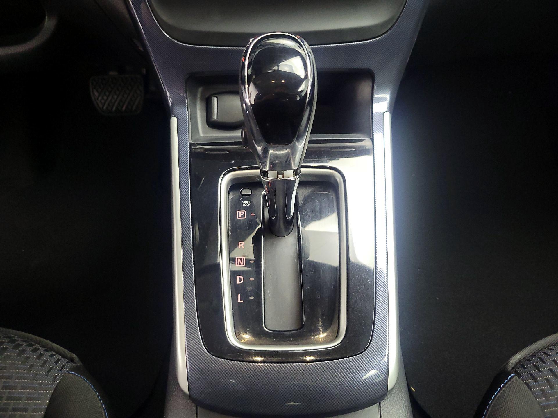 Thumbnail: 2016 Nissan Sentra - 16