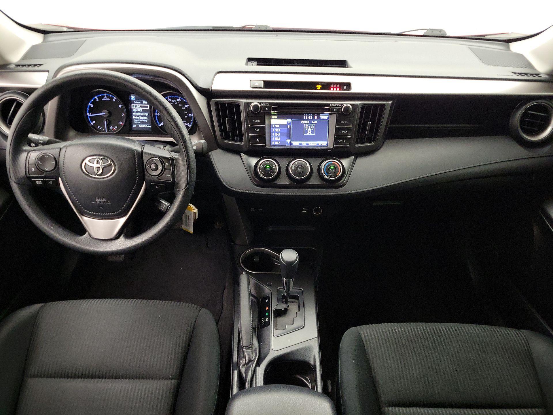 Thumbnail: 2017 Toyota RAV4 - 9