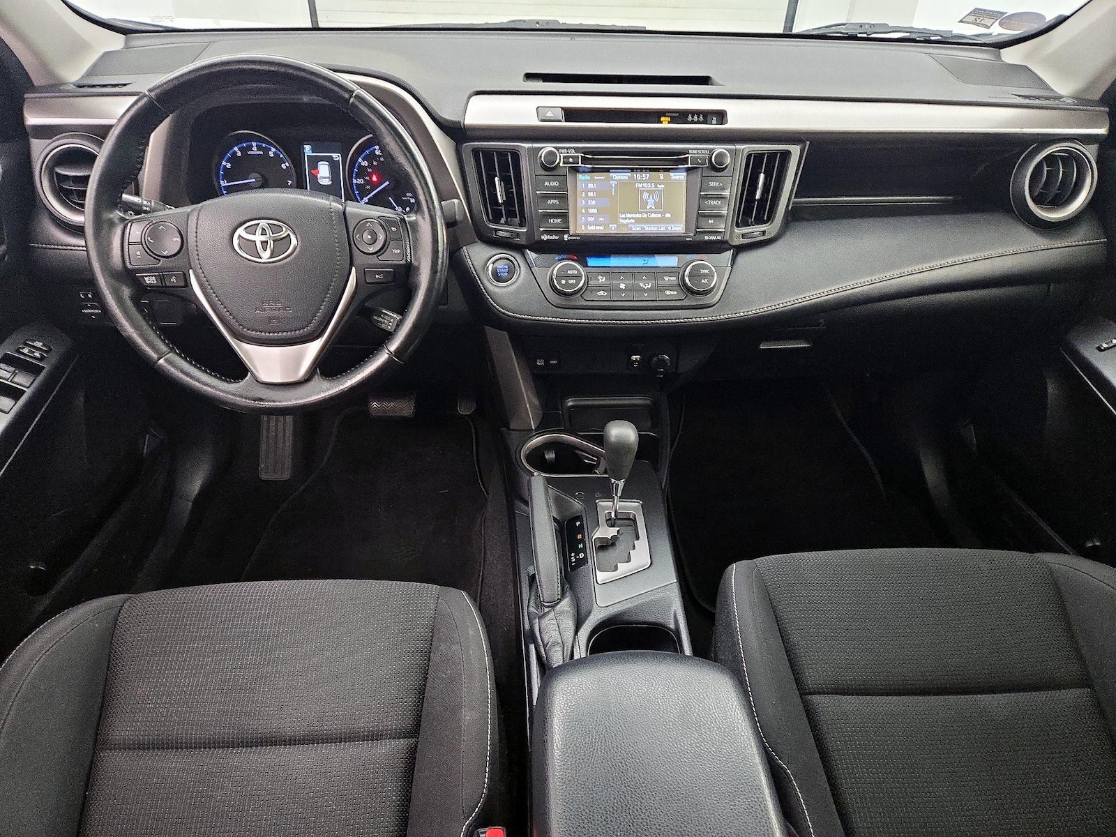 2018 Toyota RAV4 XLE - Photo 10