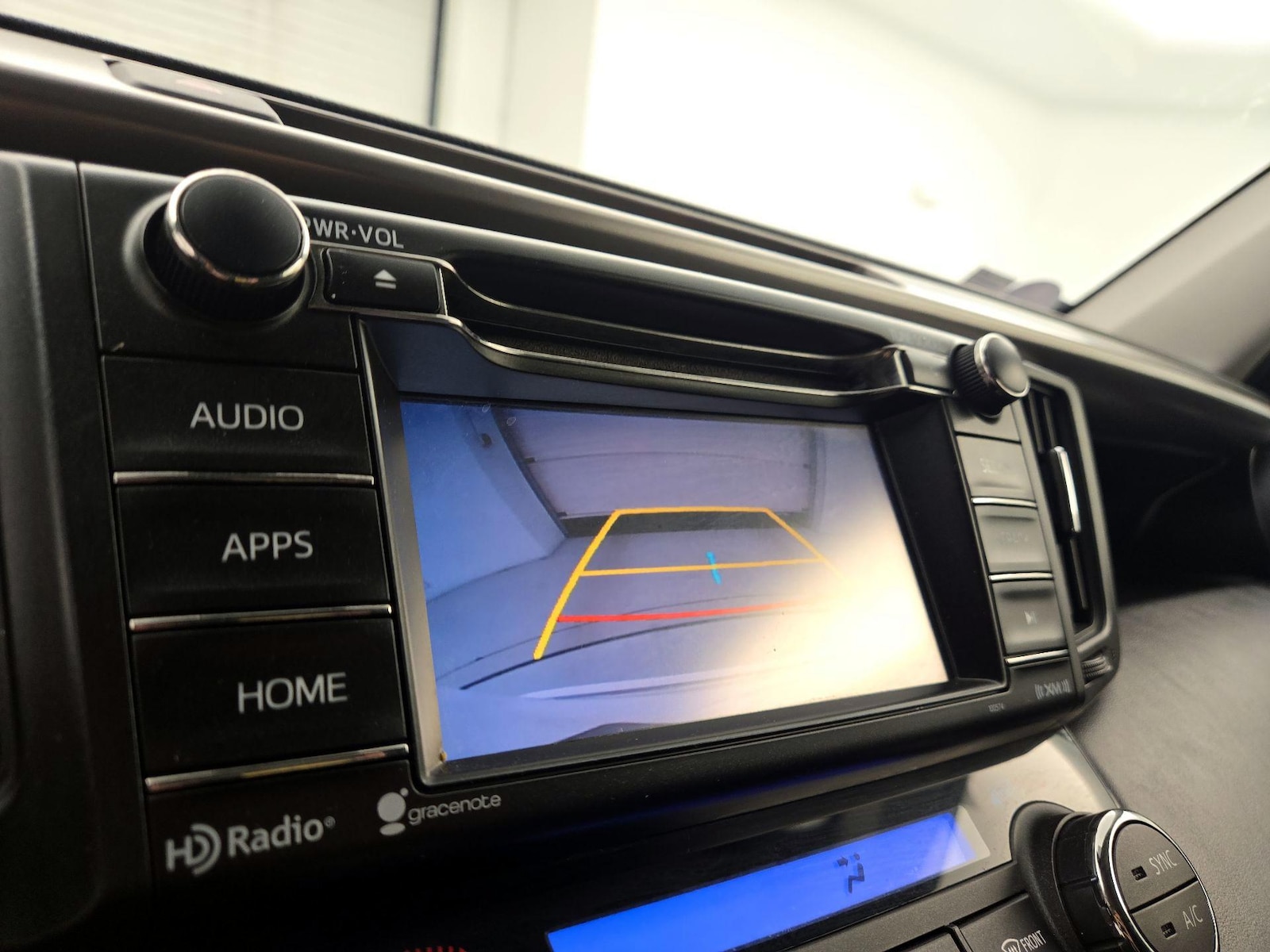 2018 Toyota RAV4 XLE - Photo 15