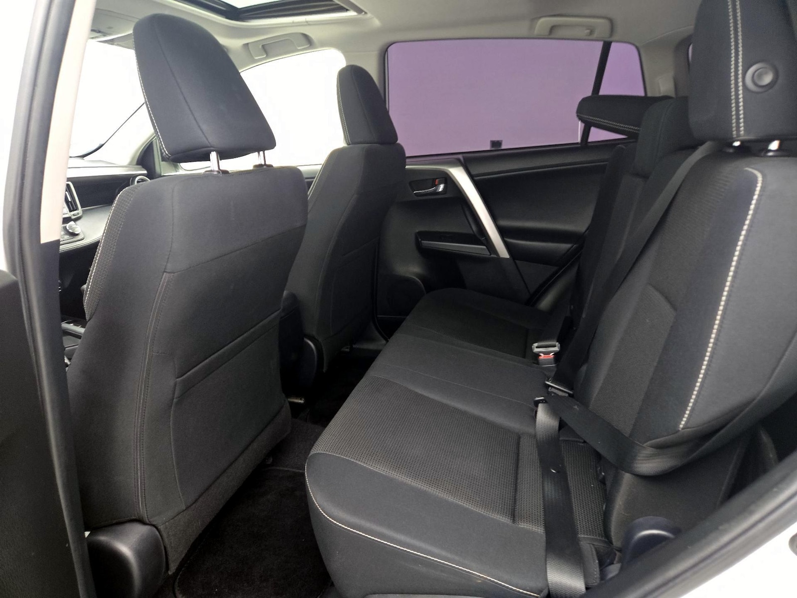 2018 Toyota RAV4 XLE - Photo 21