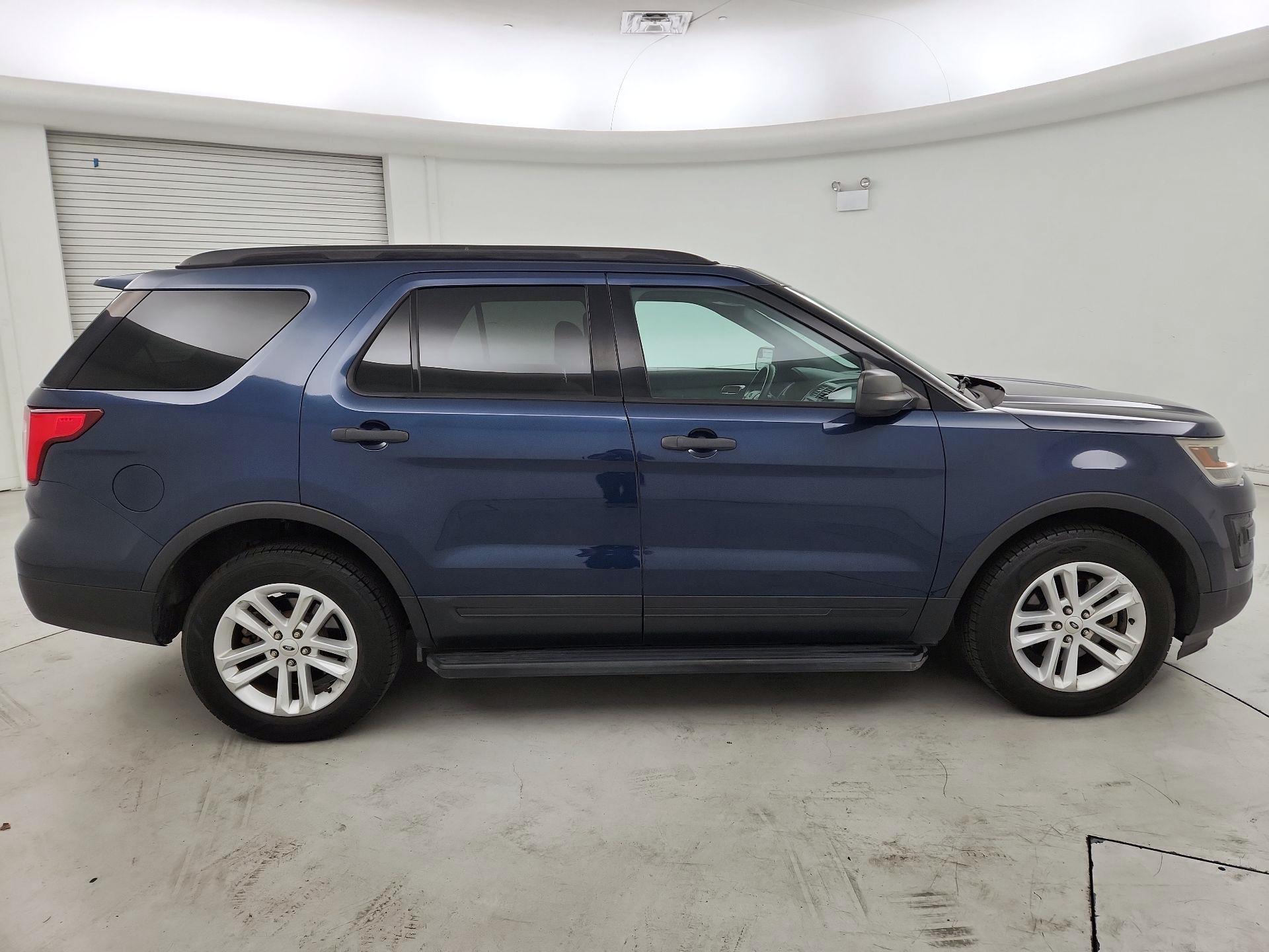 Thumbnail: 2017 Ford Explorer - 4