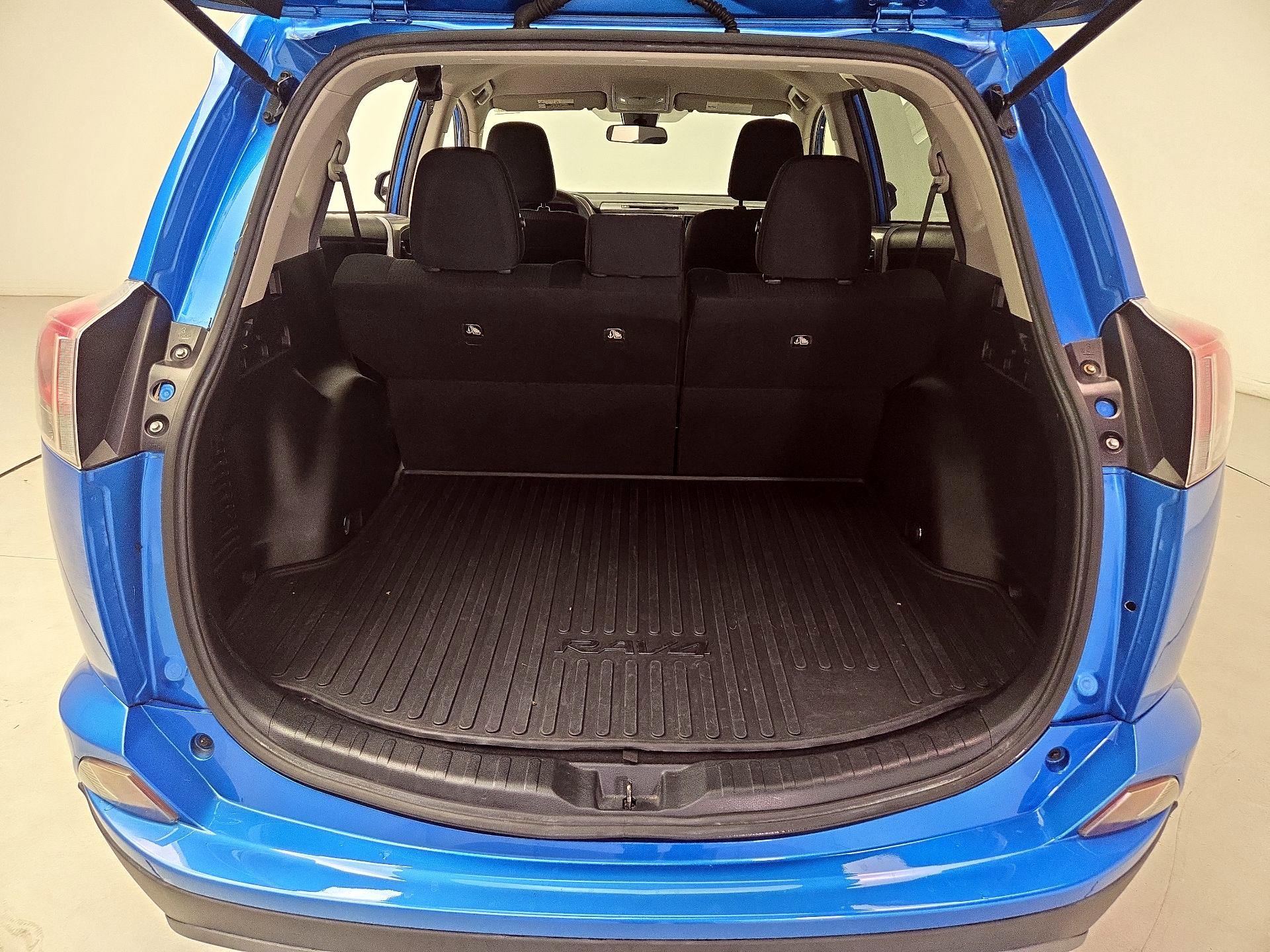 Thumbnail: 2017 Toyota RAV4 - 20