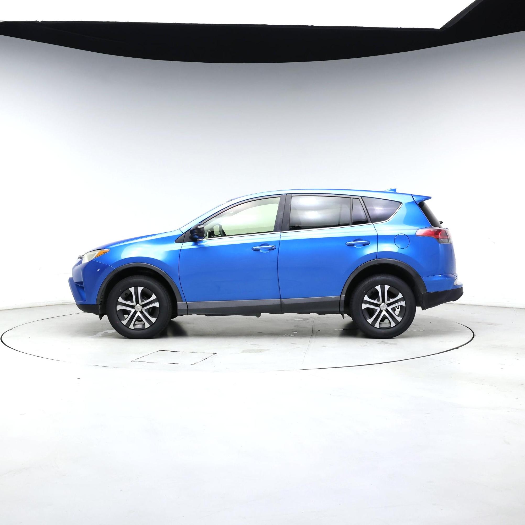 Thumbnail: 2017 Toyota RAV4 - 3
