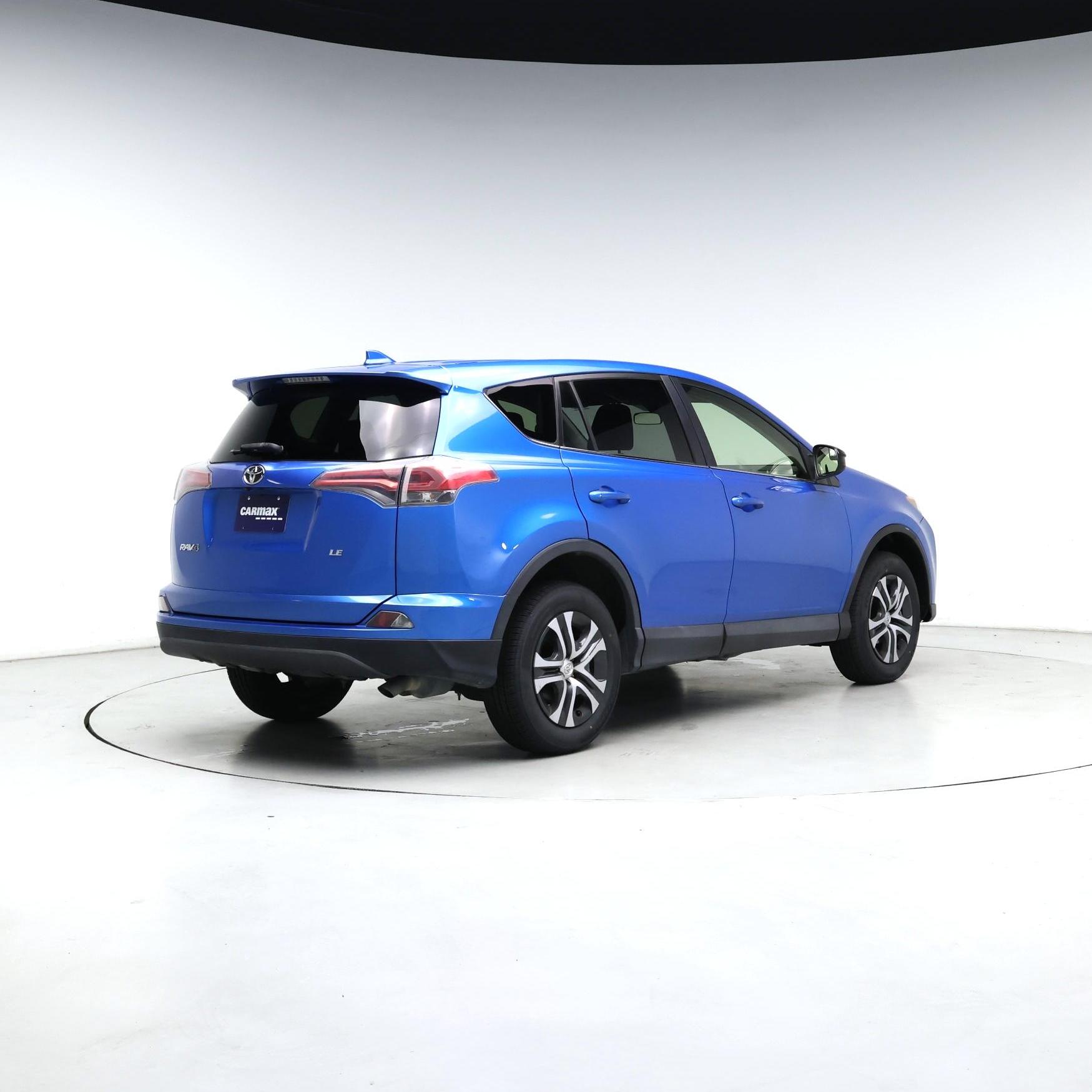 Thumbnail: 2017 Toyota RAV4 - 8
